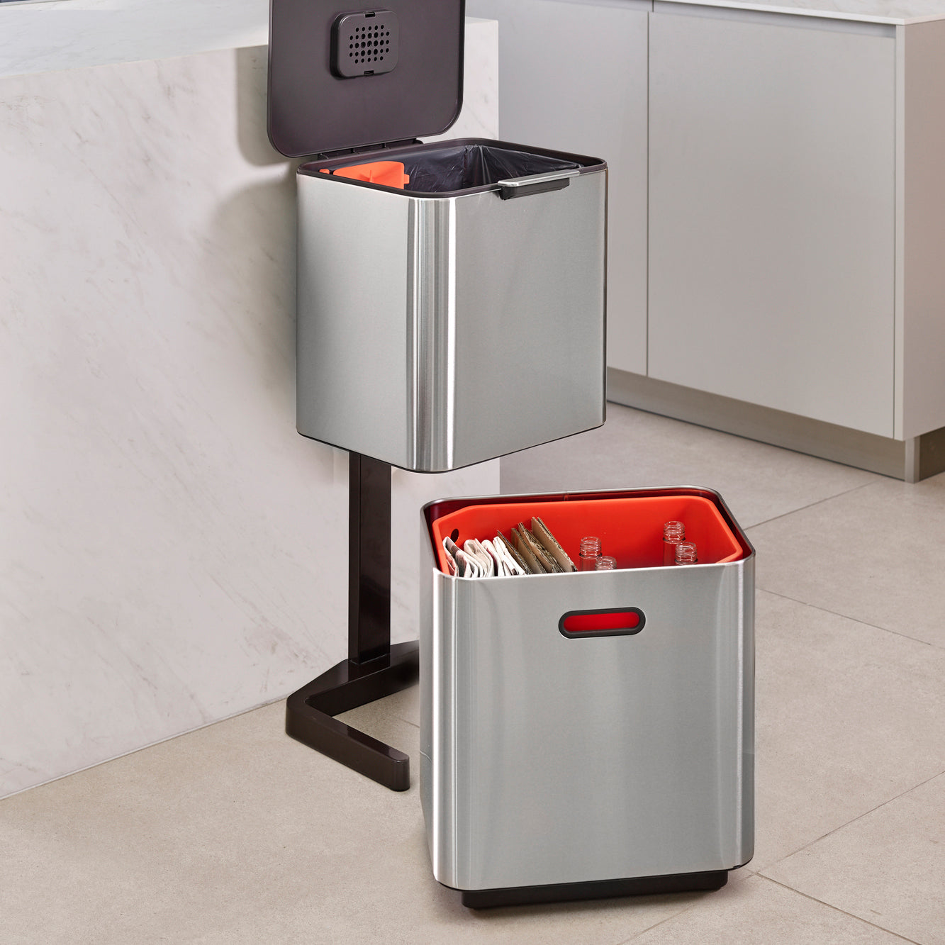 Joseph Joseph Intelligent Waste Afvalemmer Totem Max 60 Liter (30+30 Liter)