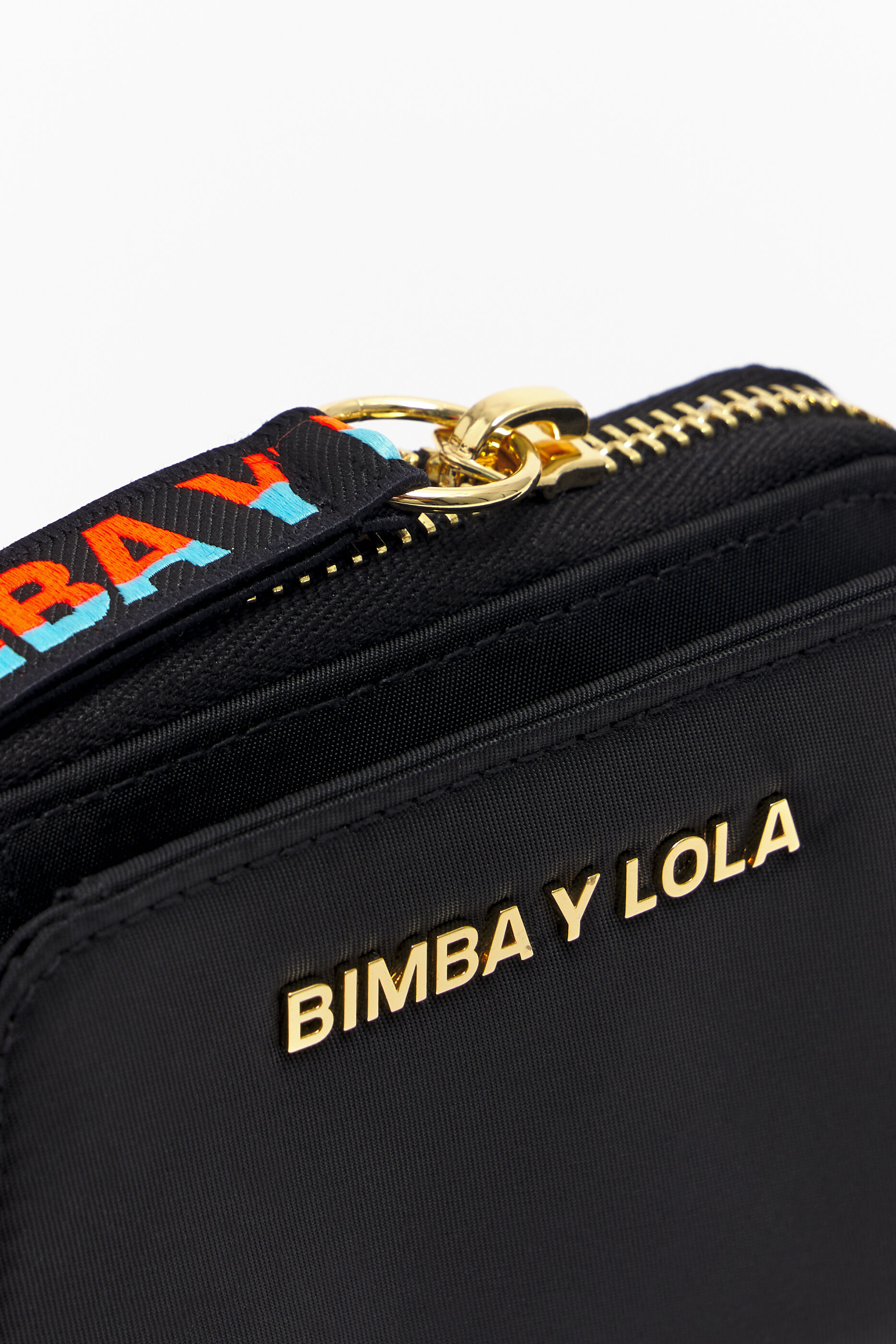 Carteira preta de nylon com aba