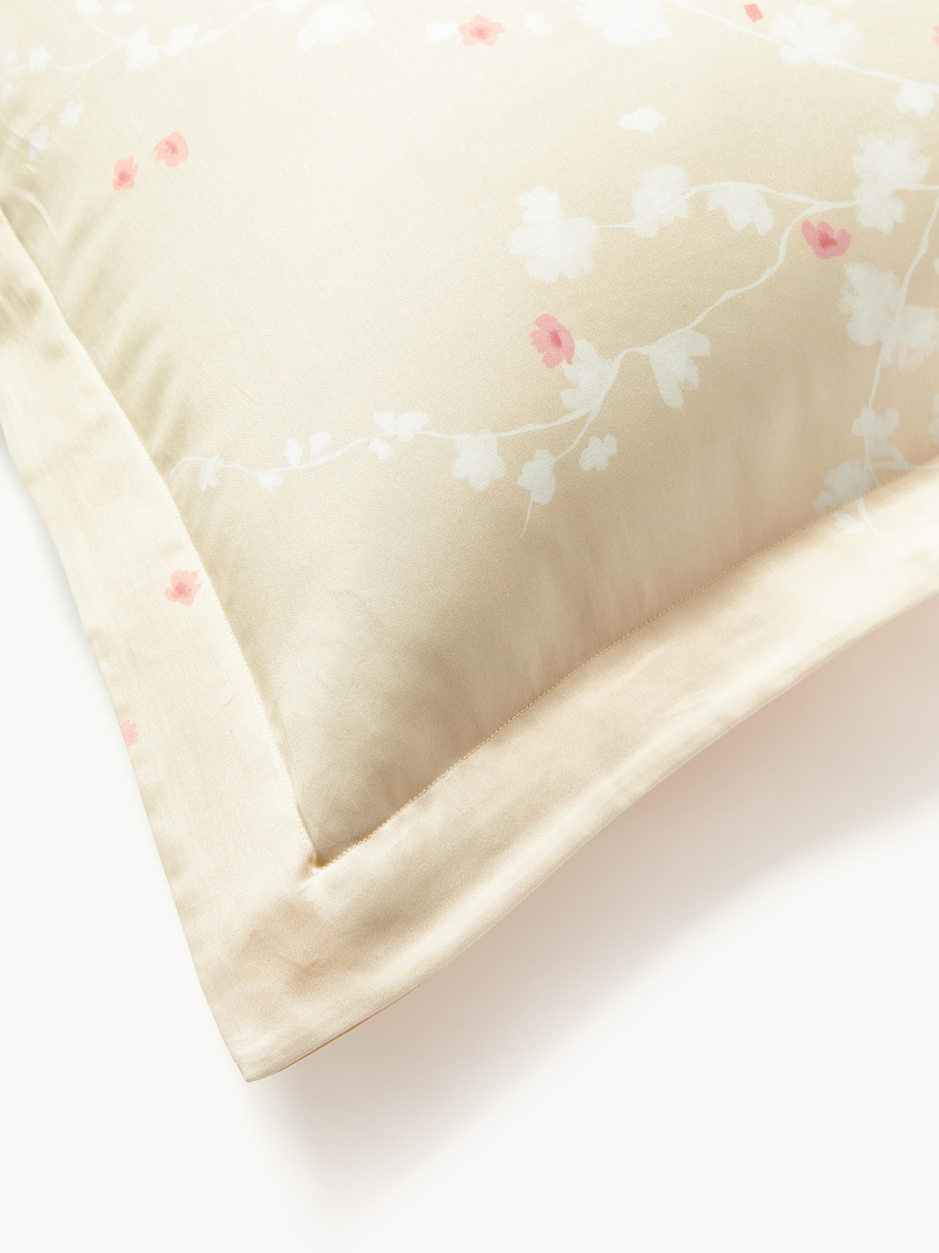 Katoenensatijnen kussenhoes Sakura met bloemenprint