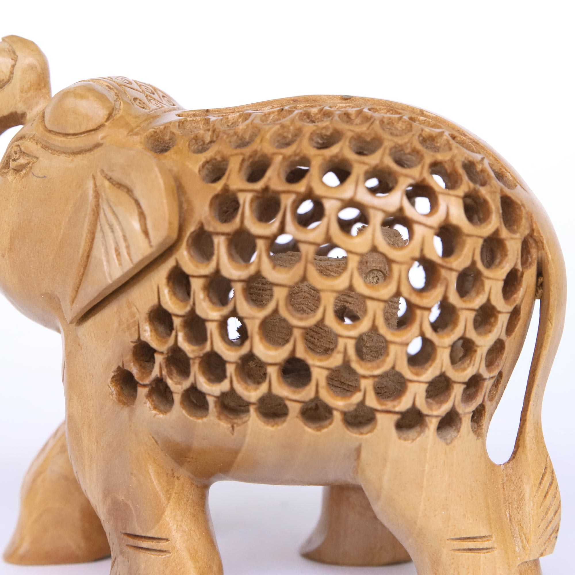 Elefant im Elefant aus Holz, natur, H 11 cm, B 14 cm, T 7 cm von fischer's lagerhaus
