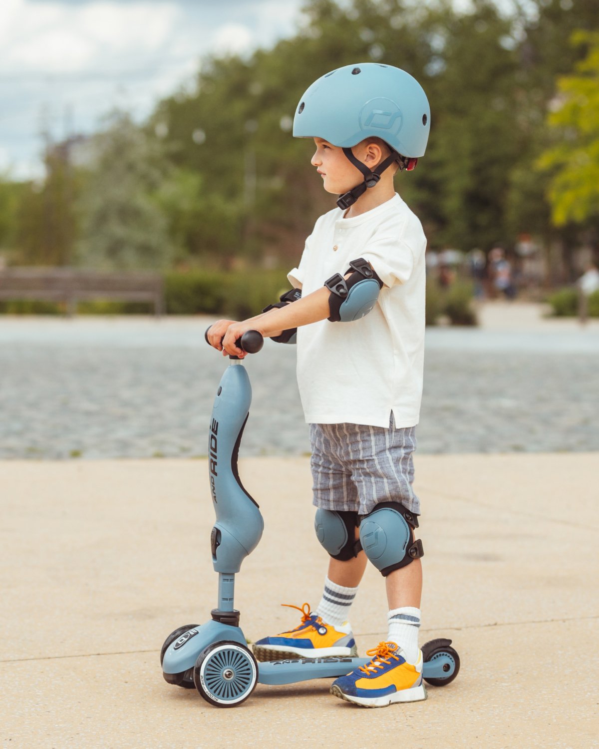 Hjelm Scoot and Ride – Justerbar Hjelm Barn 3-11 år