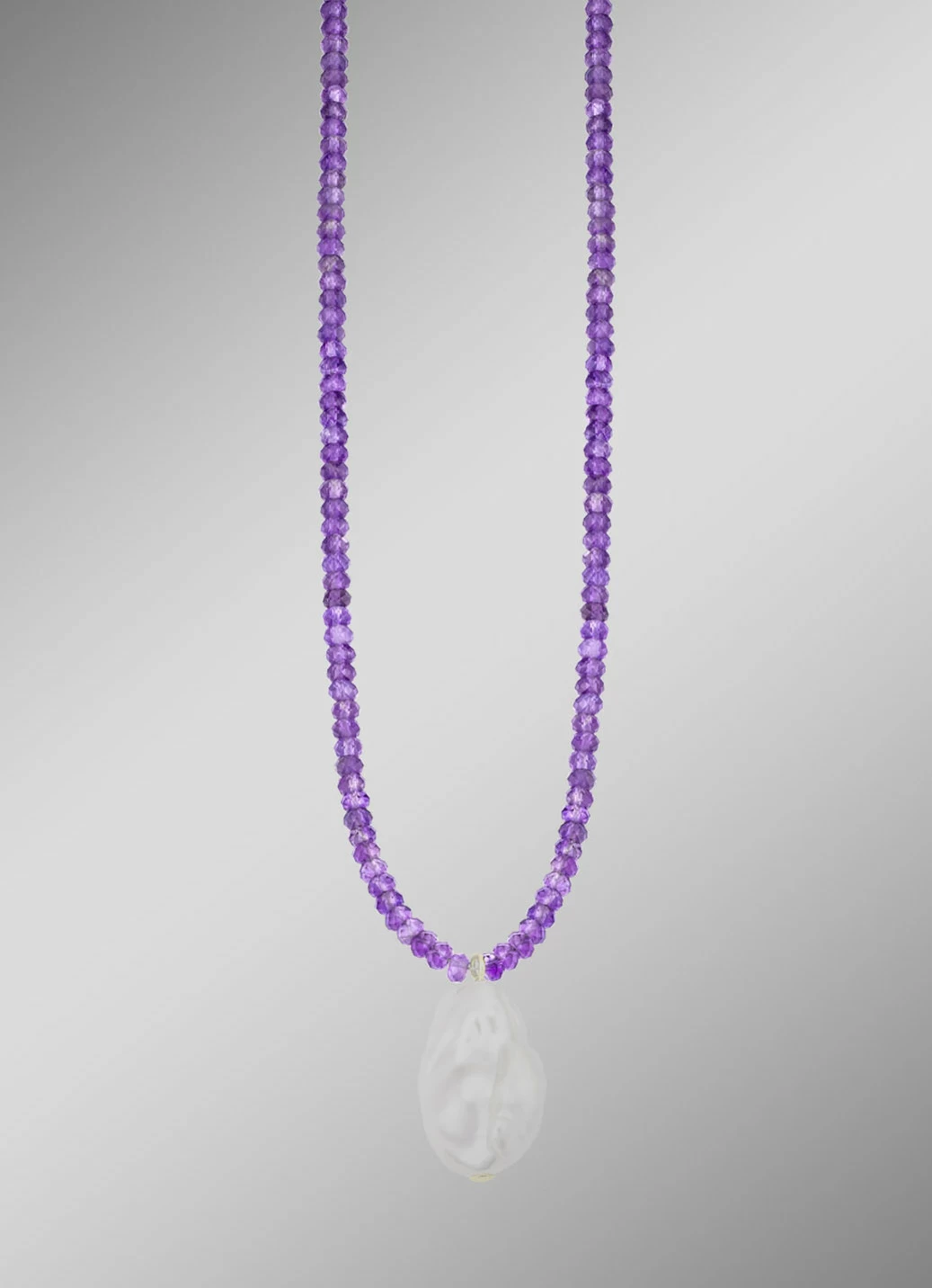 Halskette aus echten Amethyststeinen