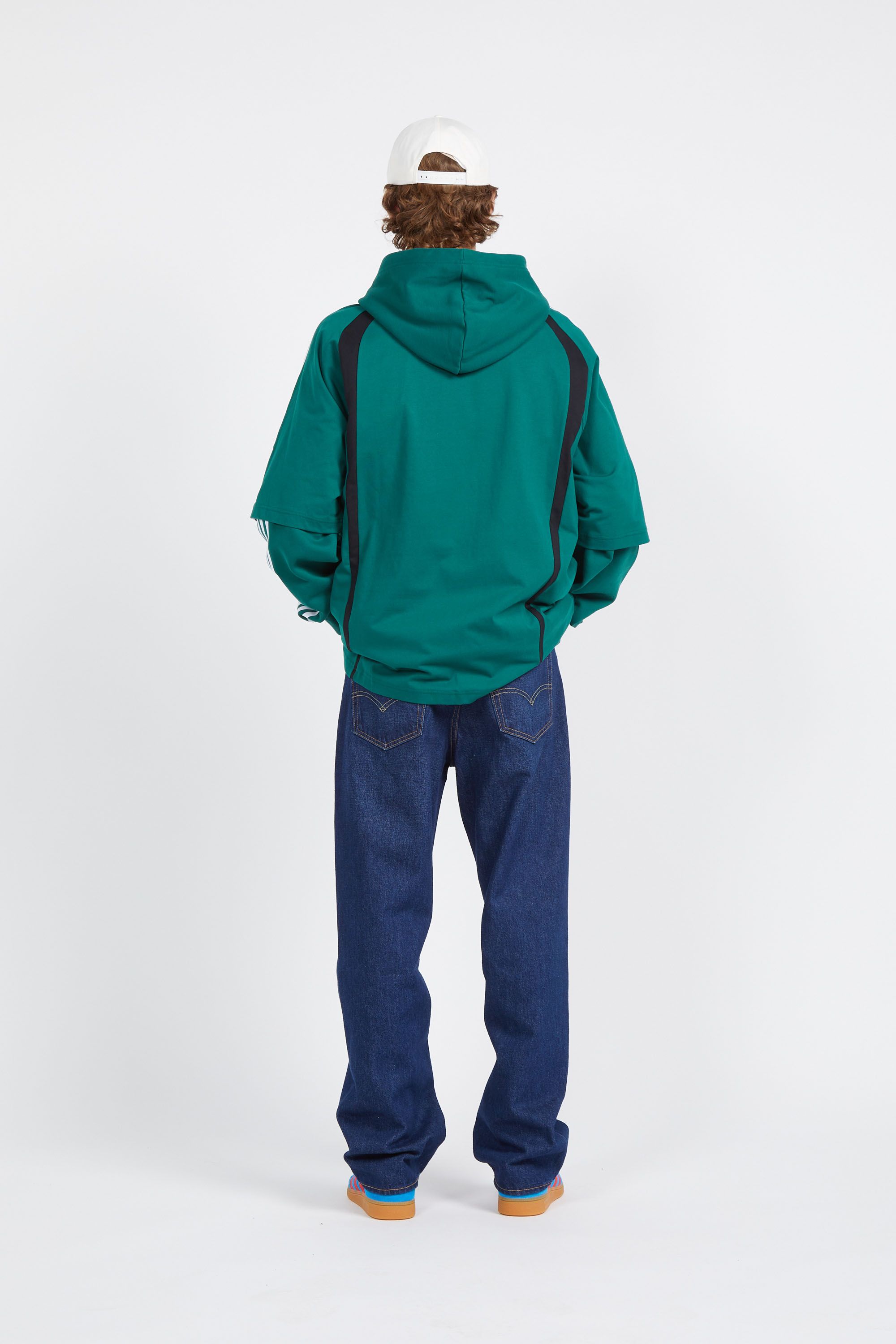 ADIDAS - Coupe ample- Col rond côtelé- Manches courtes- Logo brodé sur poitrine  COLLEGIATE GREEN Vert