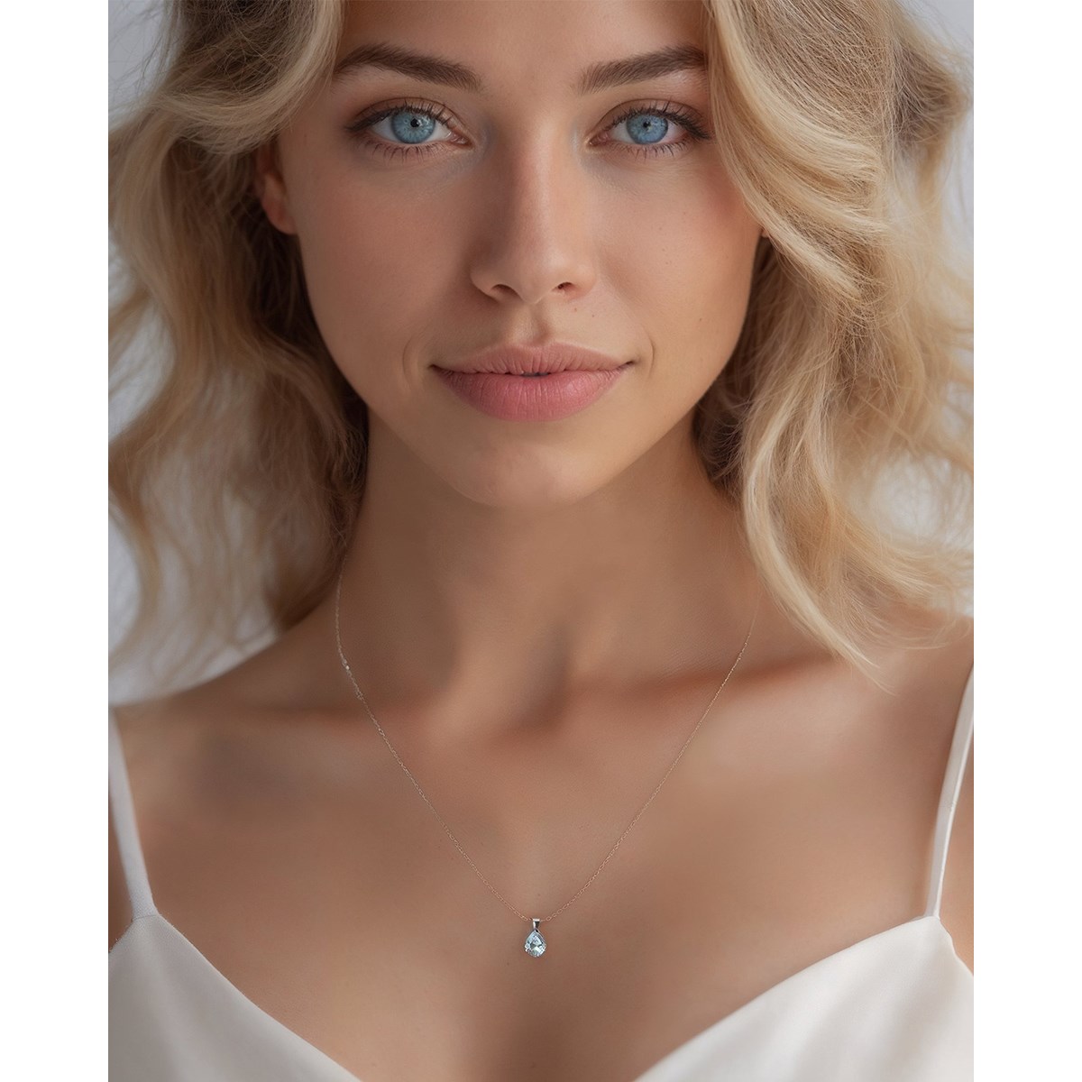 Collier Pendentif Or Blanc Aigue-Marine Chaine Or incluse 0.49grs