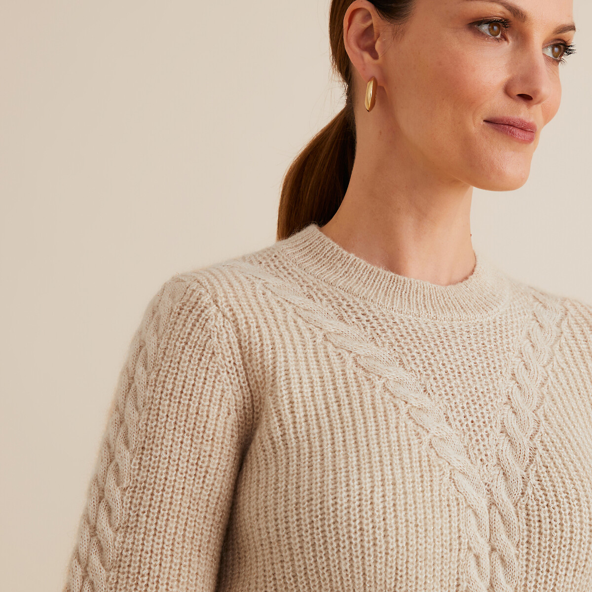 ANNE WEYBURN<br>Suéter em tricô lurex, contém mohair