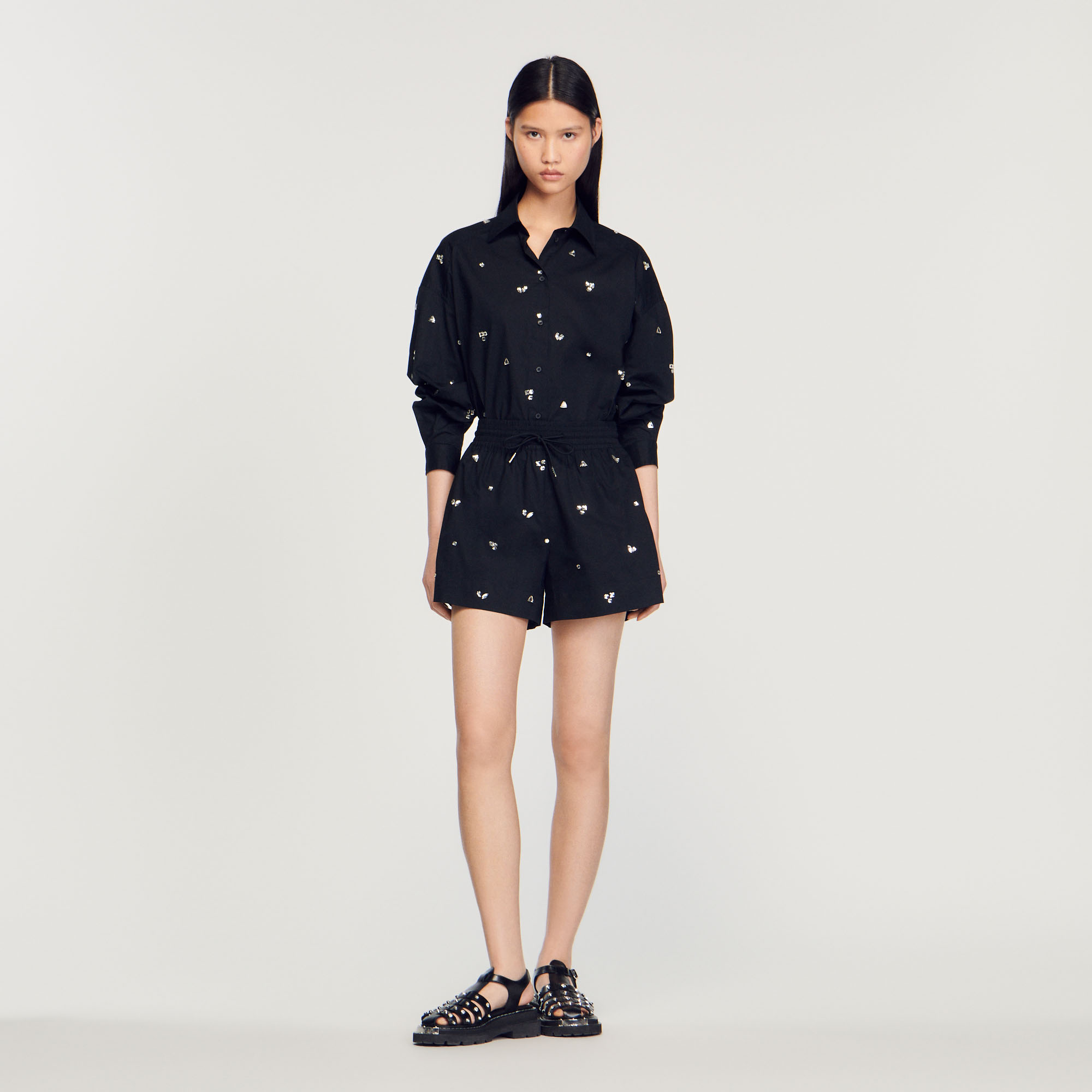 Short orne de strass brodes á la main