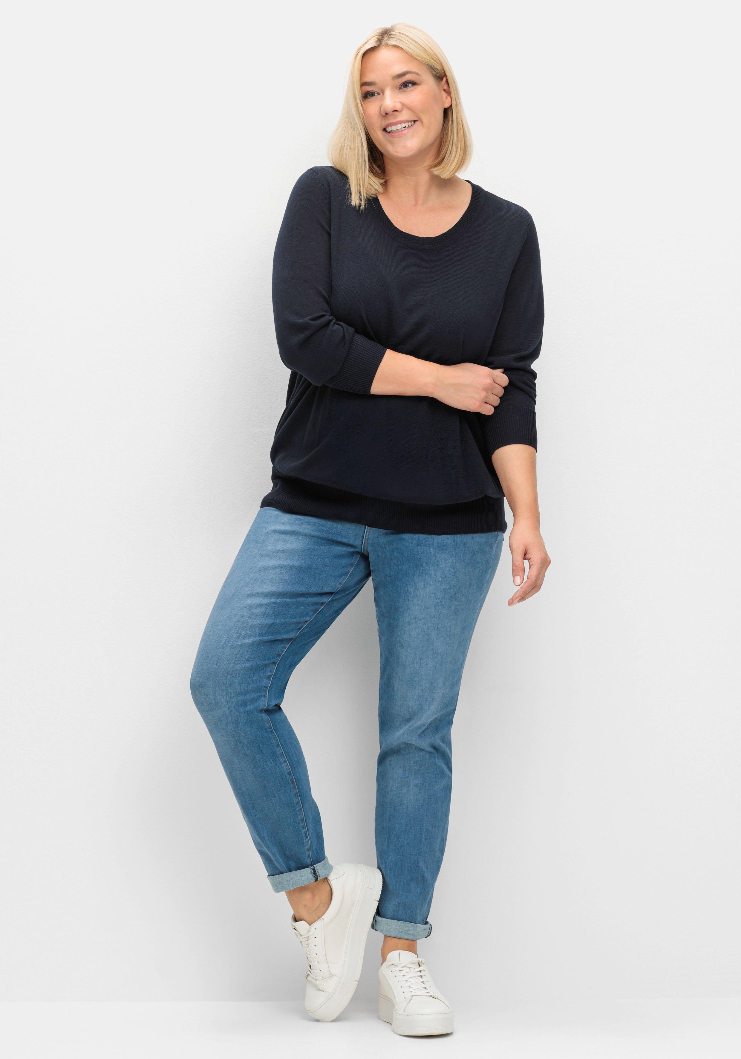 Pullover aus leichtem Strick, mit Rundhalsausschnitt