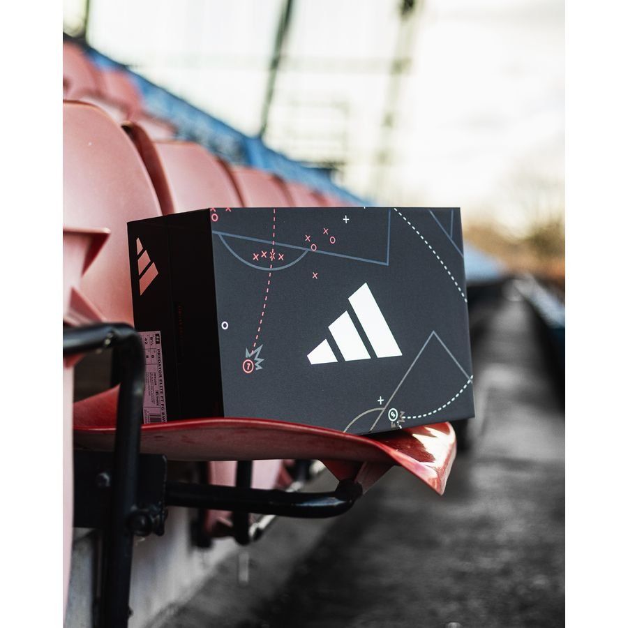 adidas Predator Elite Fold-over Tongue FG Moments - Noir/Blanc/Rouge ÉDITION LIMITÉE