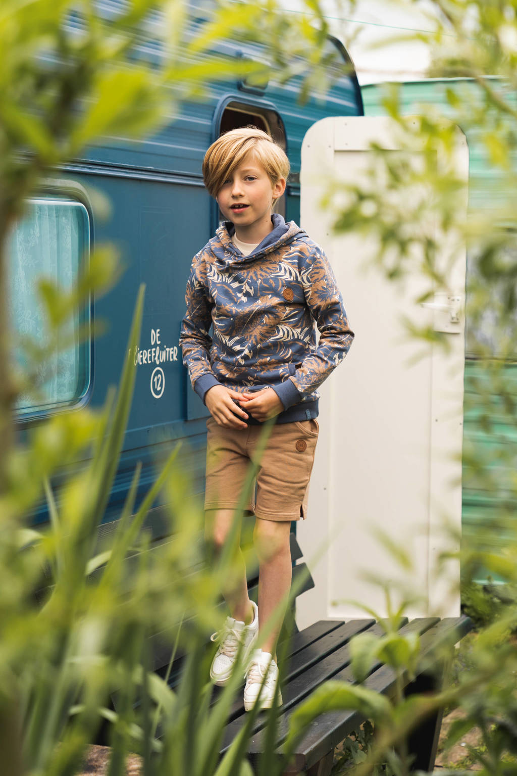 Koko Noko sweater met bladprint blauw