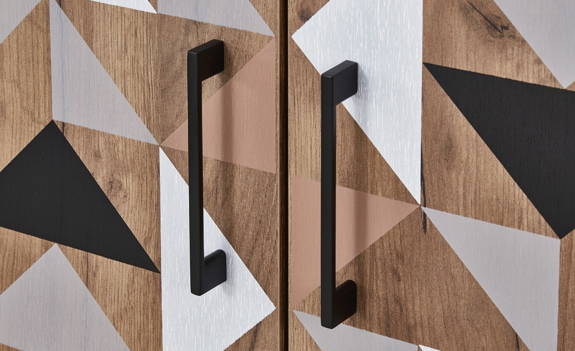 Spectral - Highboard mit 2 Türen mit Soft-Close, bedruckter Front, tobacco oak mit schwarz matt lackierten Metallkomponenten