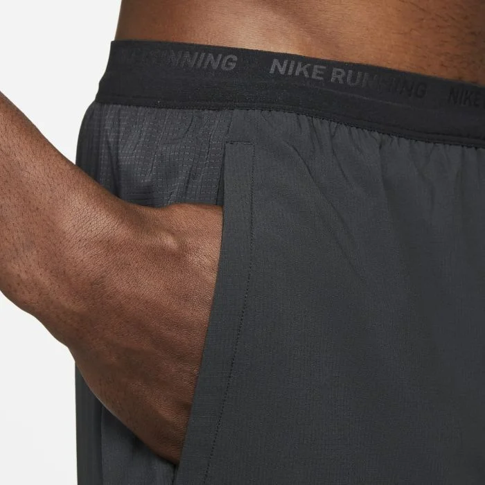 Nike Herre Shorts Dri-Fit Stride 5 Inch Brief-Lined Shorts Sort