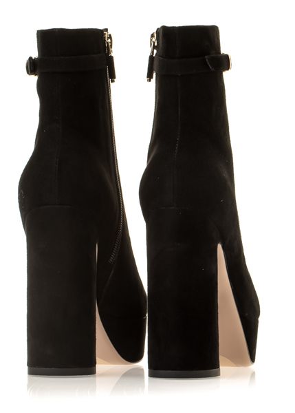 Lola Cruz Ankle Boots