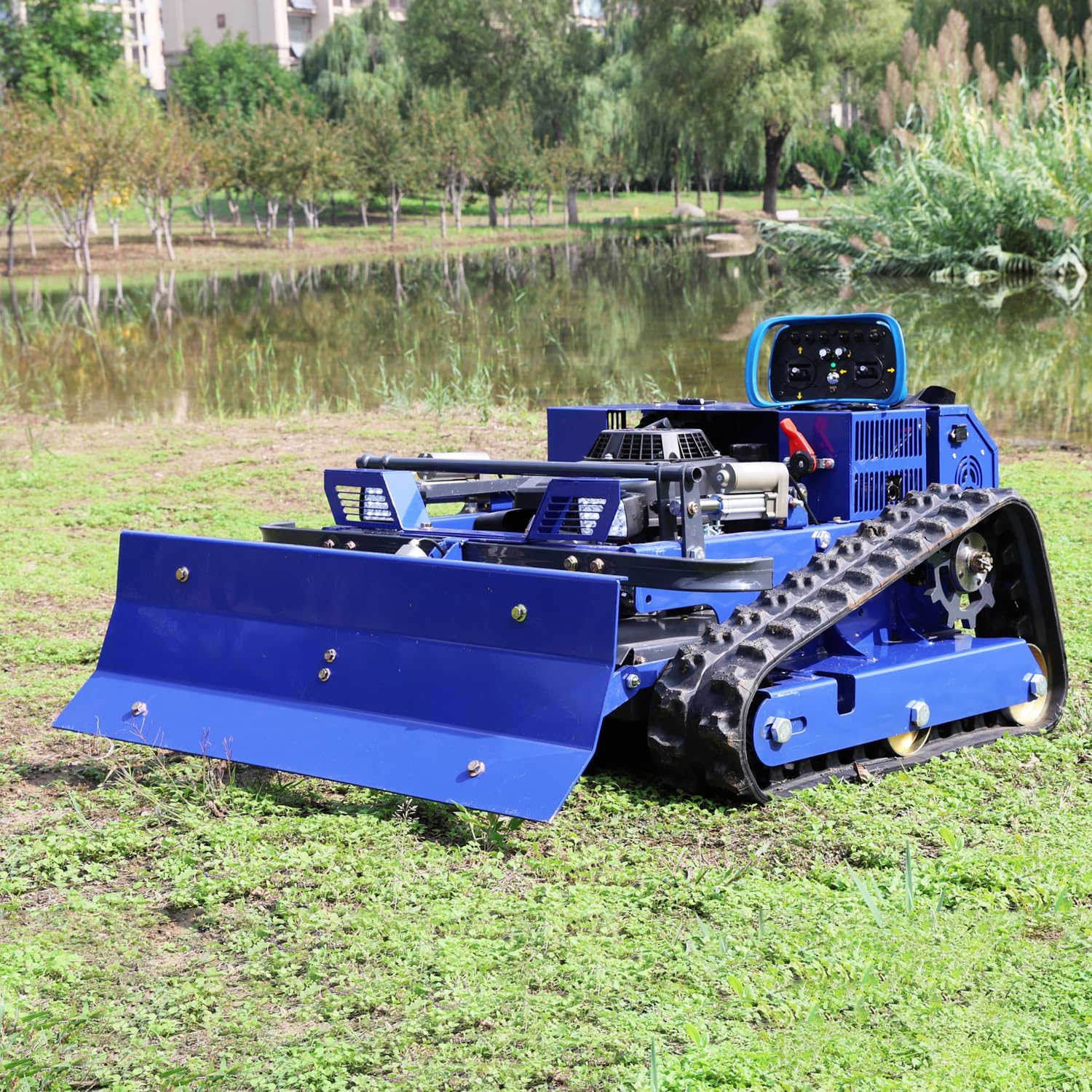 4WD Ferngesteuerter Rasenmäher，2-15cm Schnitthöhe - Mähroboter 100% Steigung (45°)-(Modèle Avec Chasse-Neige)