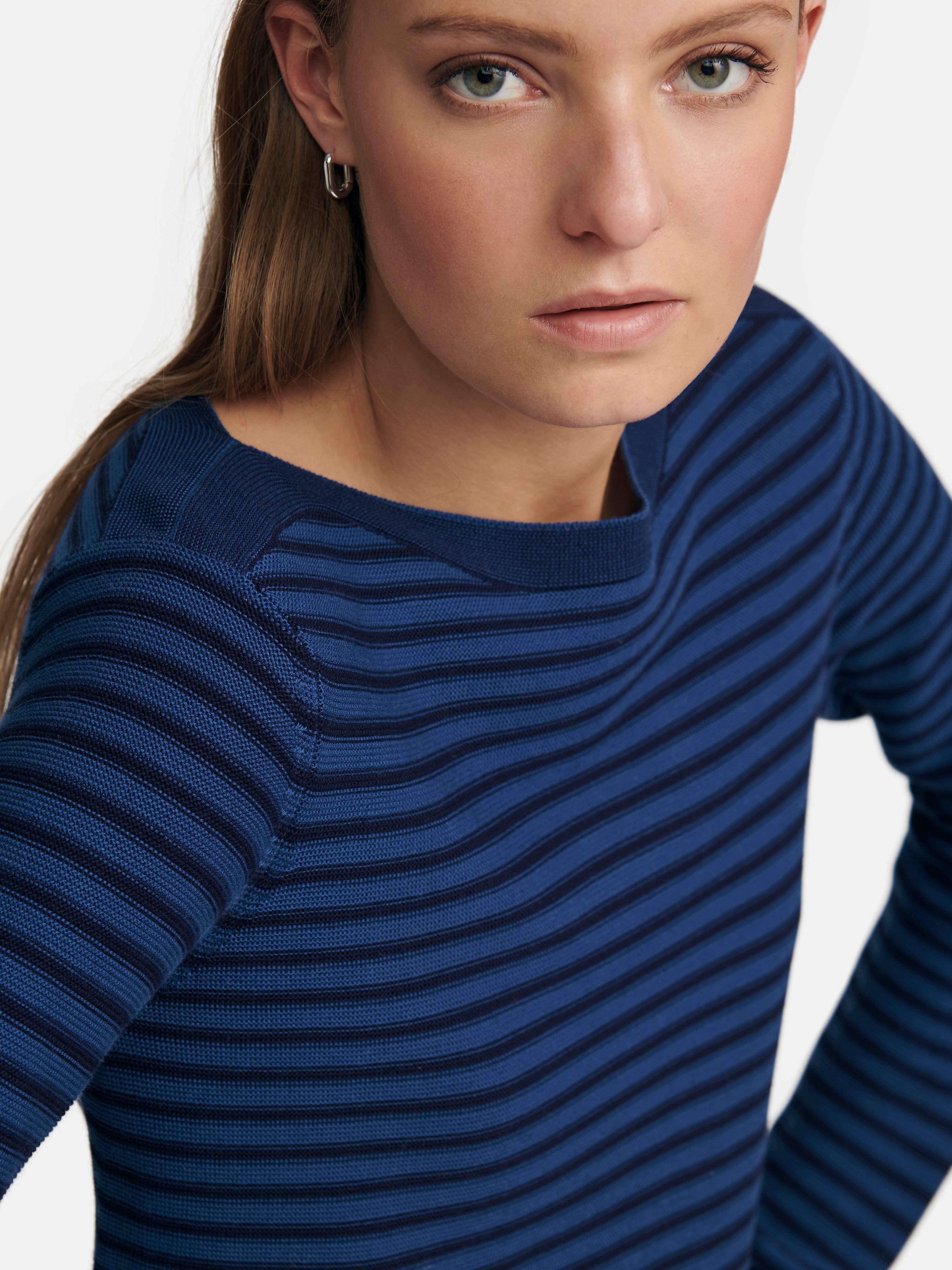 Pullover mit U-Boot-Ausschnitt