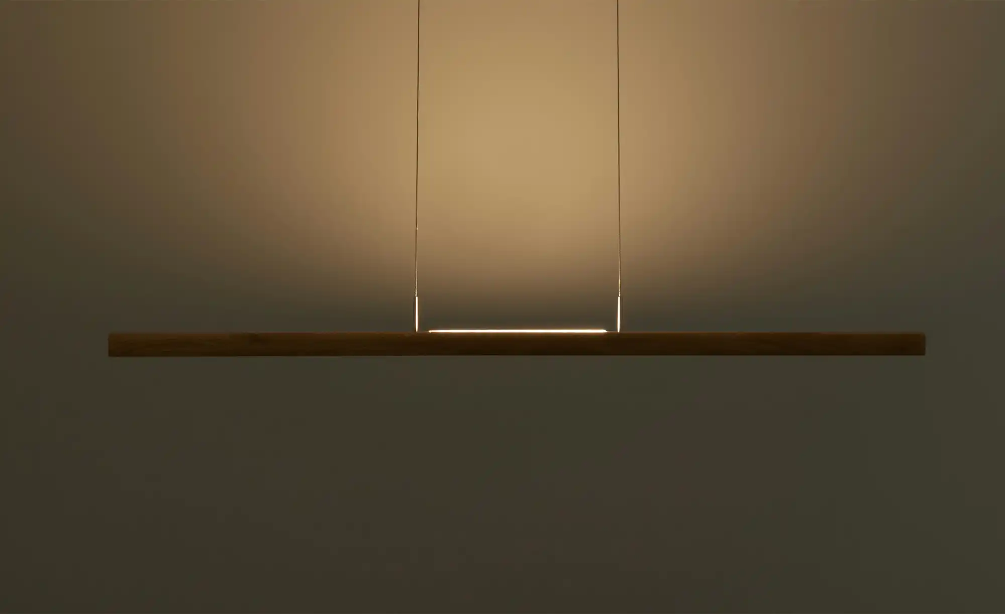 Herzblut LED-Pendelleuchte, Eiche geölt mit up & down Light `klein