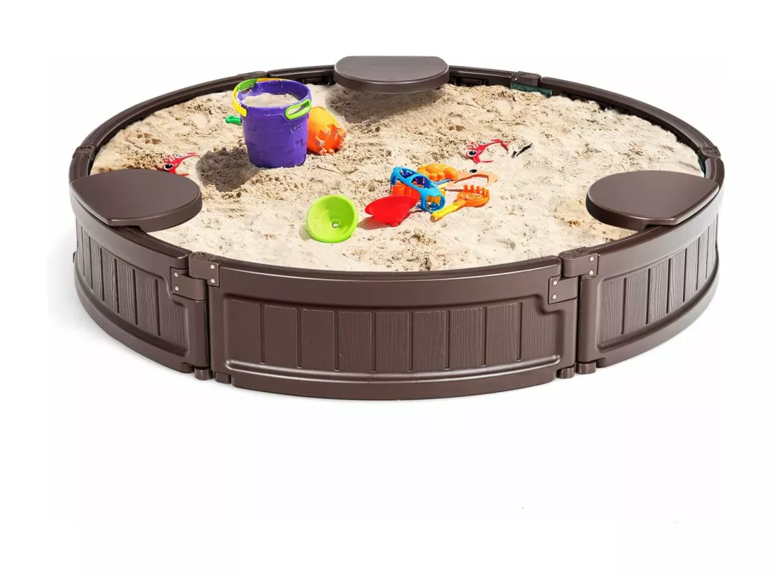 Bac à Sable Enfant Rond 120x120x21 cm en Plastique avec Couvercle Etanche Bâche Intégrée Sièges Doublure Inférieure Marron