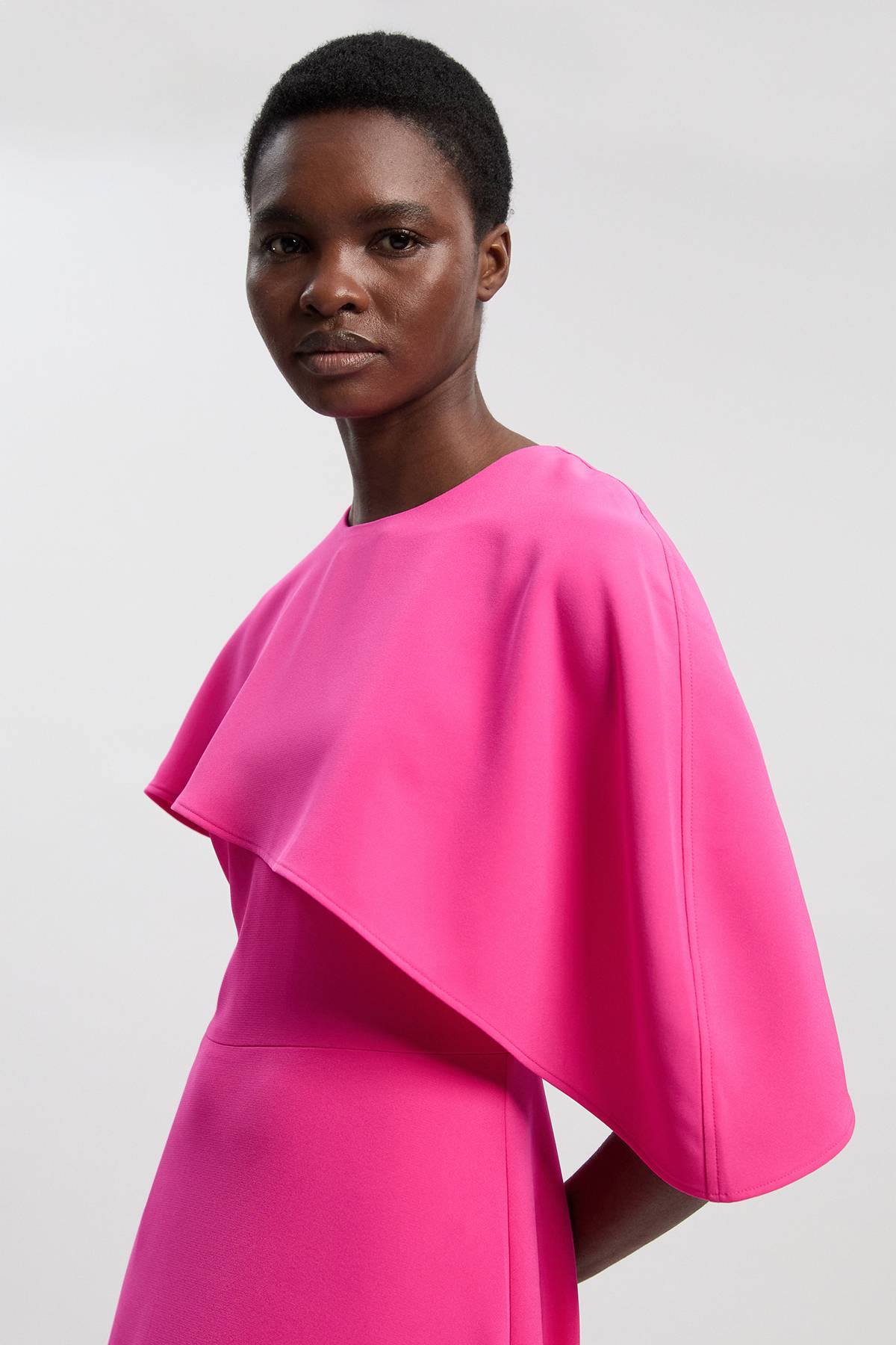 KarenMillen Robe Midi Cintrée Petite Avec Détail Cape Souple