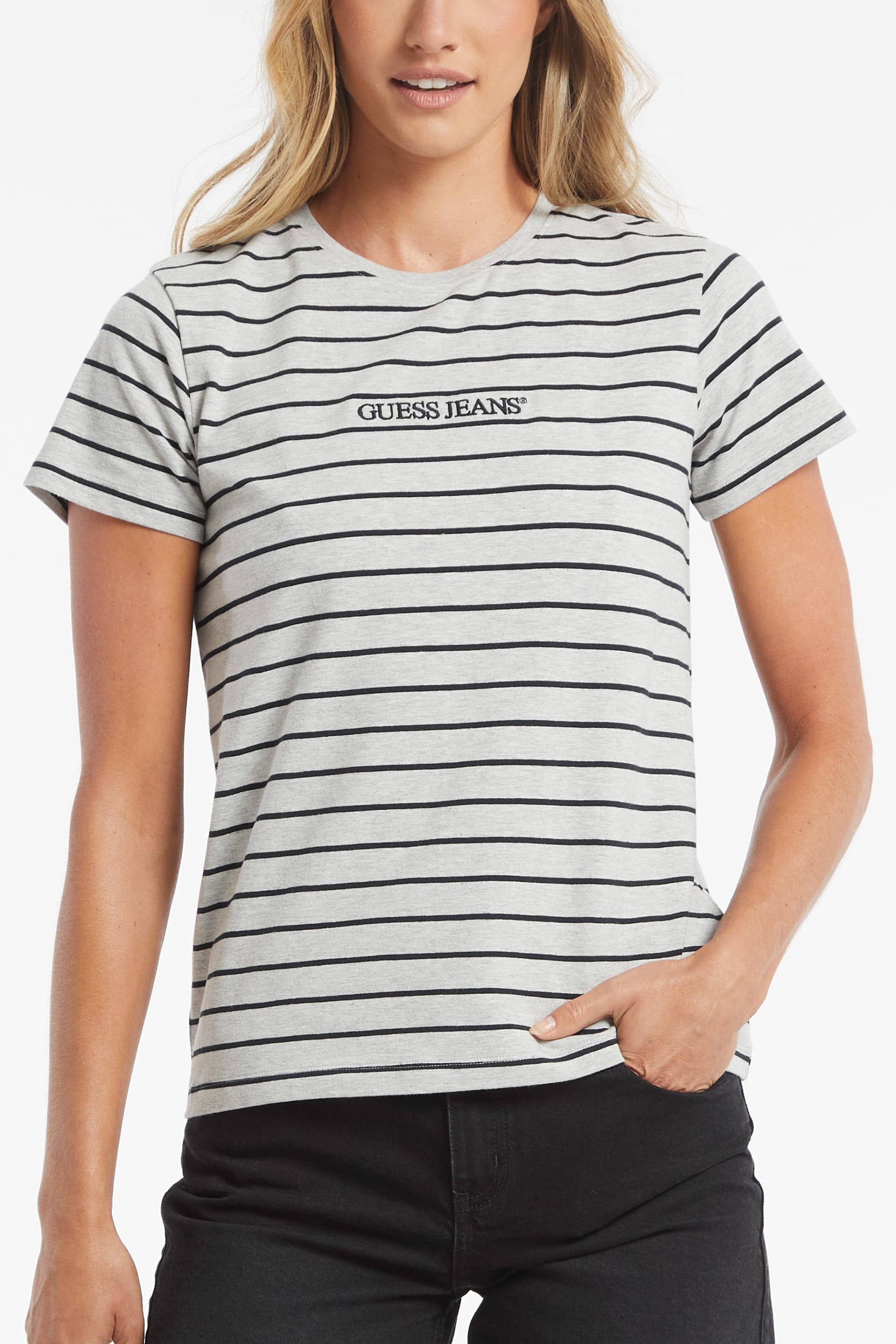 Camiseta listrada clássica com logo bordado