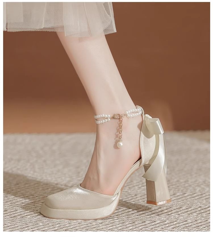 Red Wolf - D'Orsay sandalen met blokhak en kralenband