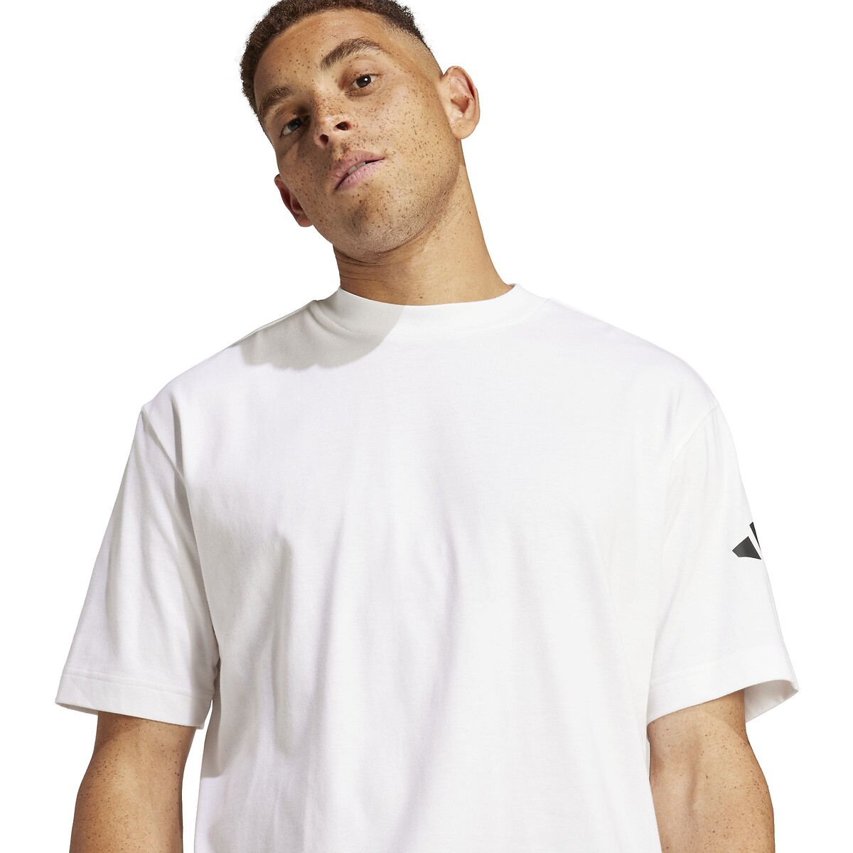 ADIDAS ROUPAS ESPORTIVAS<br>Camiseta Essencial de Manga Curta com Corte Solto