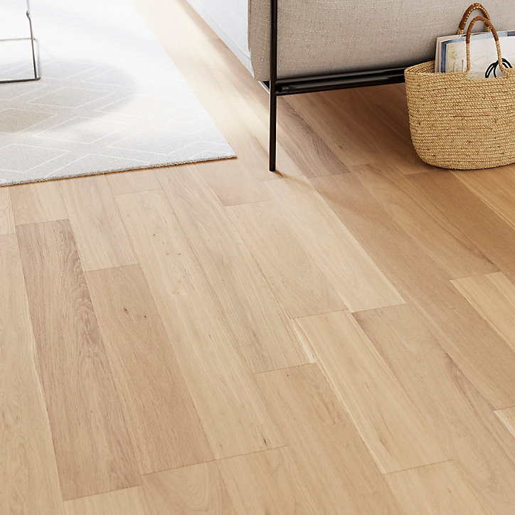 Parquet massif à clipser Lulea M en chêne verni naturel
