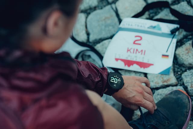 Suunto Race sportsur 49 mm (sort)