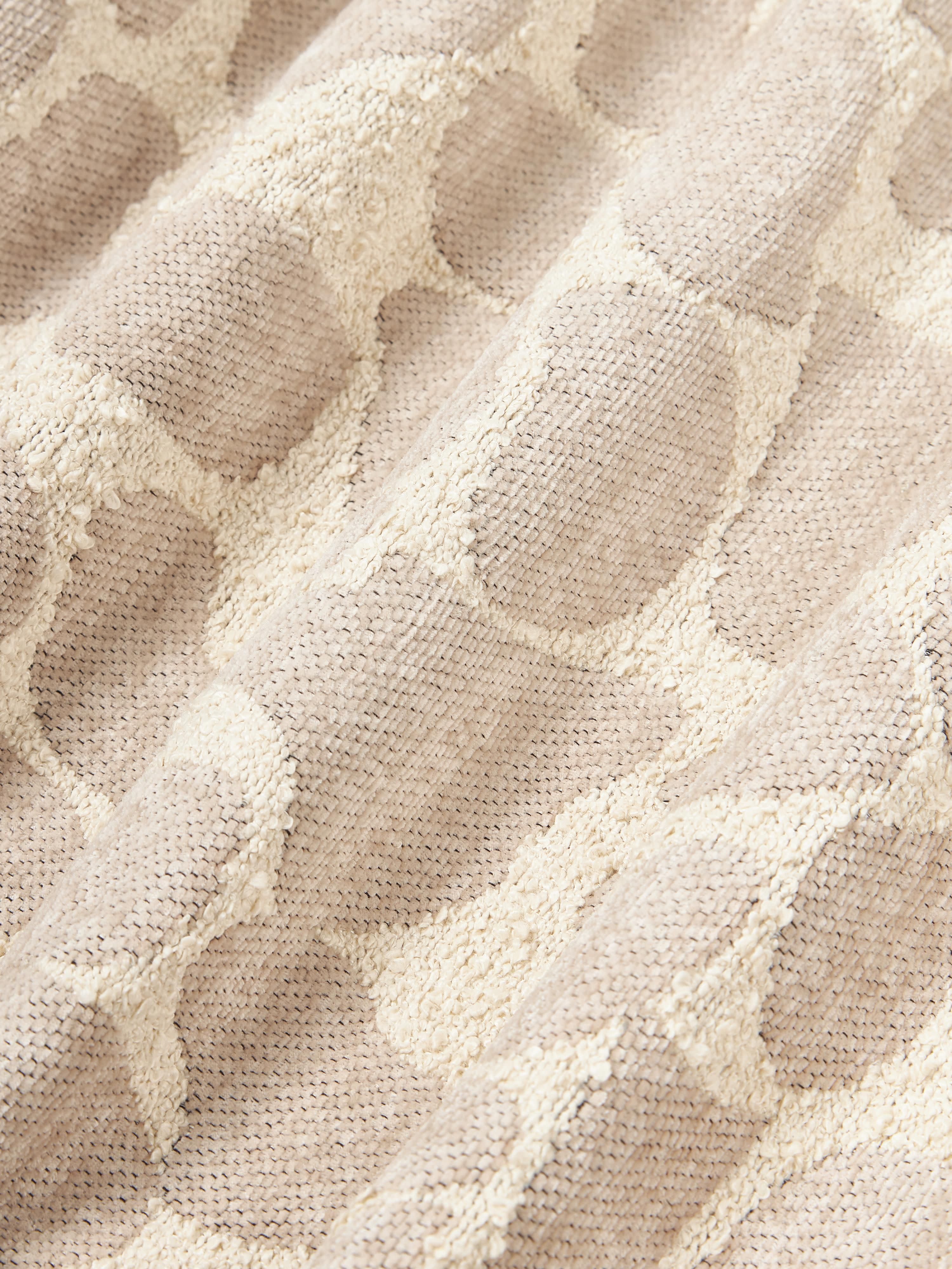 Kussenhoes Nenda van bouclé en chenille