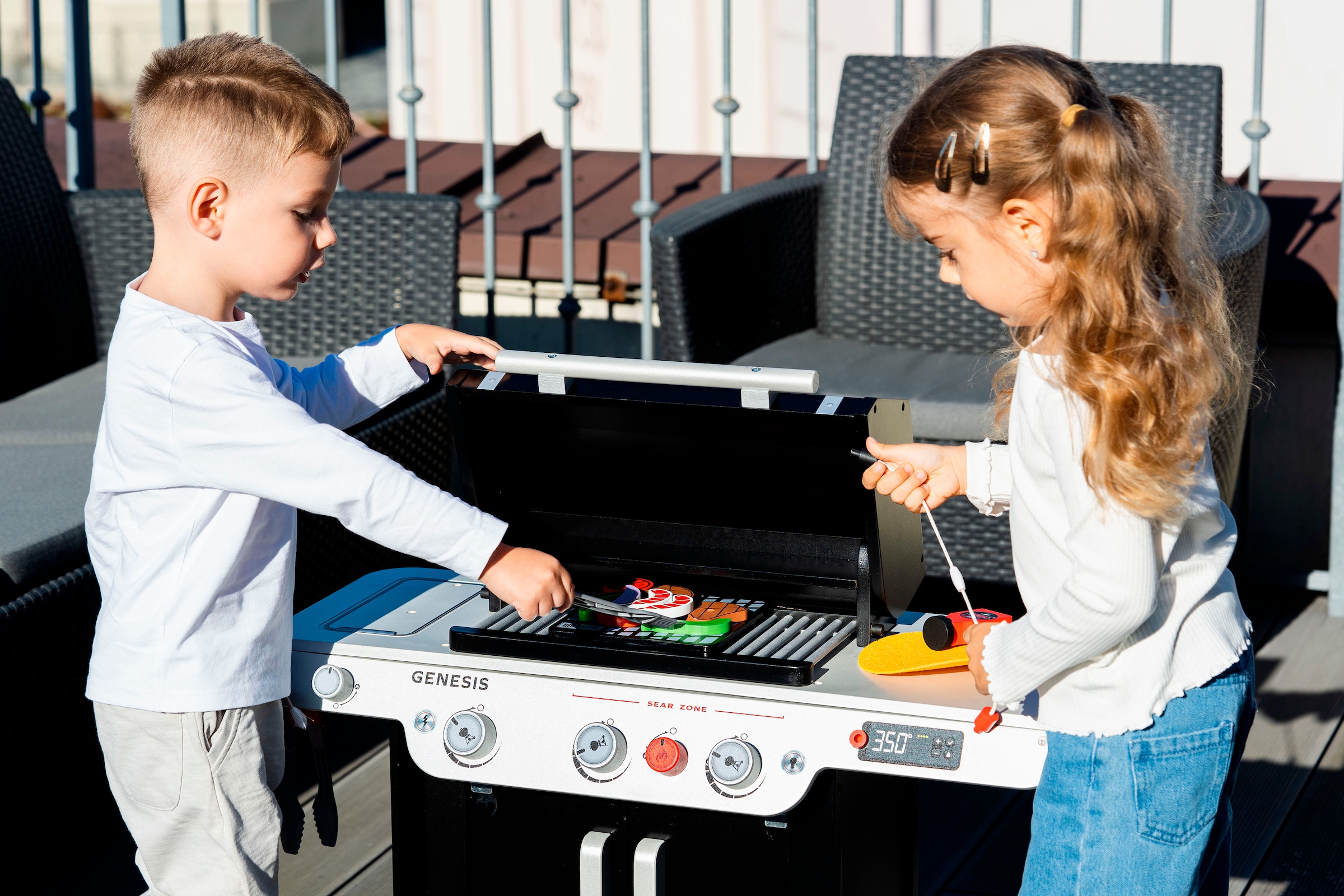 Klein Kinder-Grill »Weber, Genesis« FSC® - schützt Wald