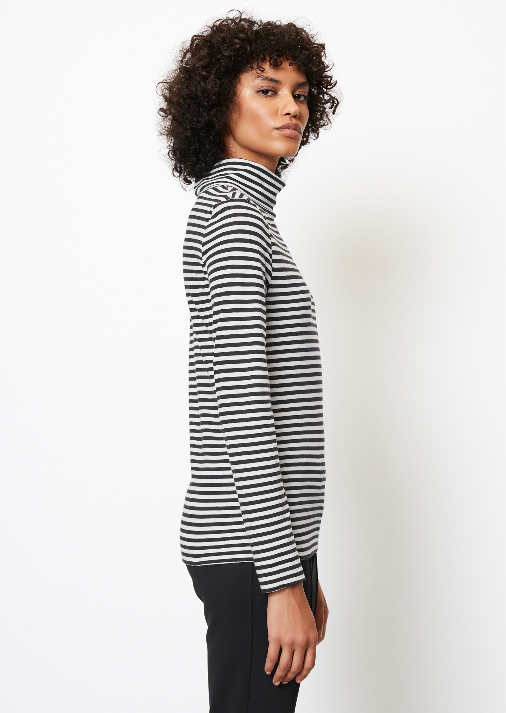 Rollkragen-Longsleeve regular aus softem Jersey
