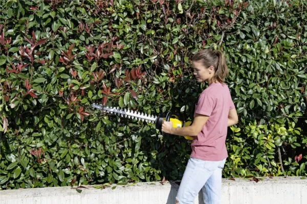 Kärcher HGE 18-50 - Hæktrimmer - ledningfri - 18 V - 2.5 Ah - 50 cm - tandmellemrum: 22 mm - 2.9 kg