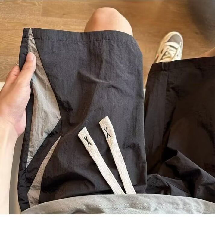 Acrius - Shorts met middelhoge taille en panelen