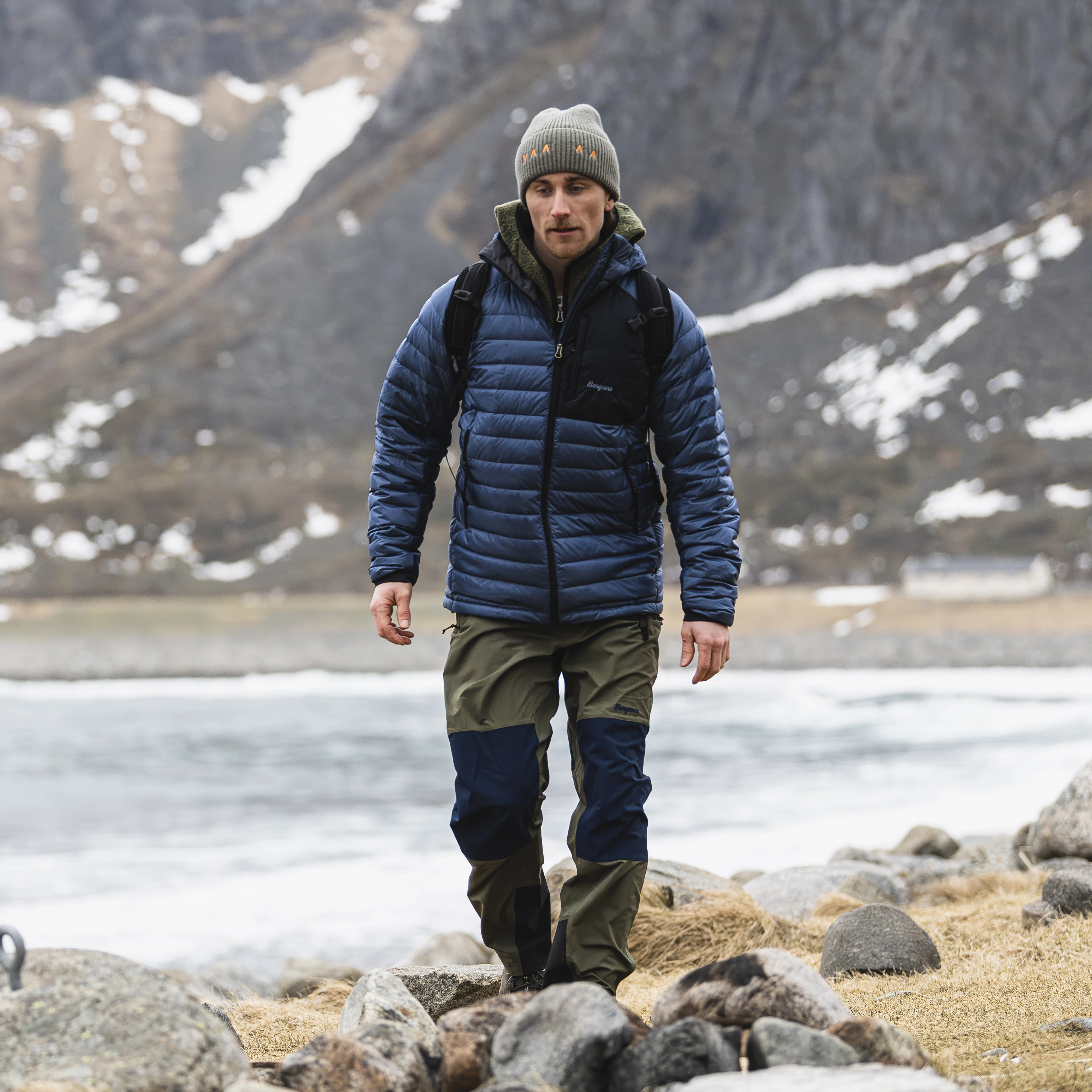 Vaagaa Light Down Jacket Hood Men Granite Blue / Black