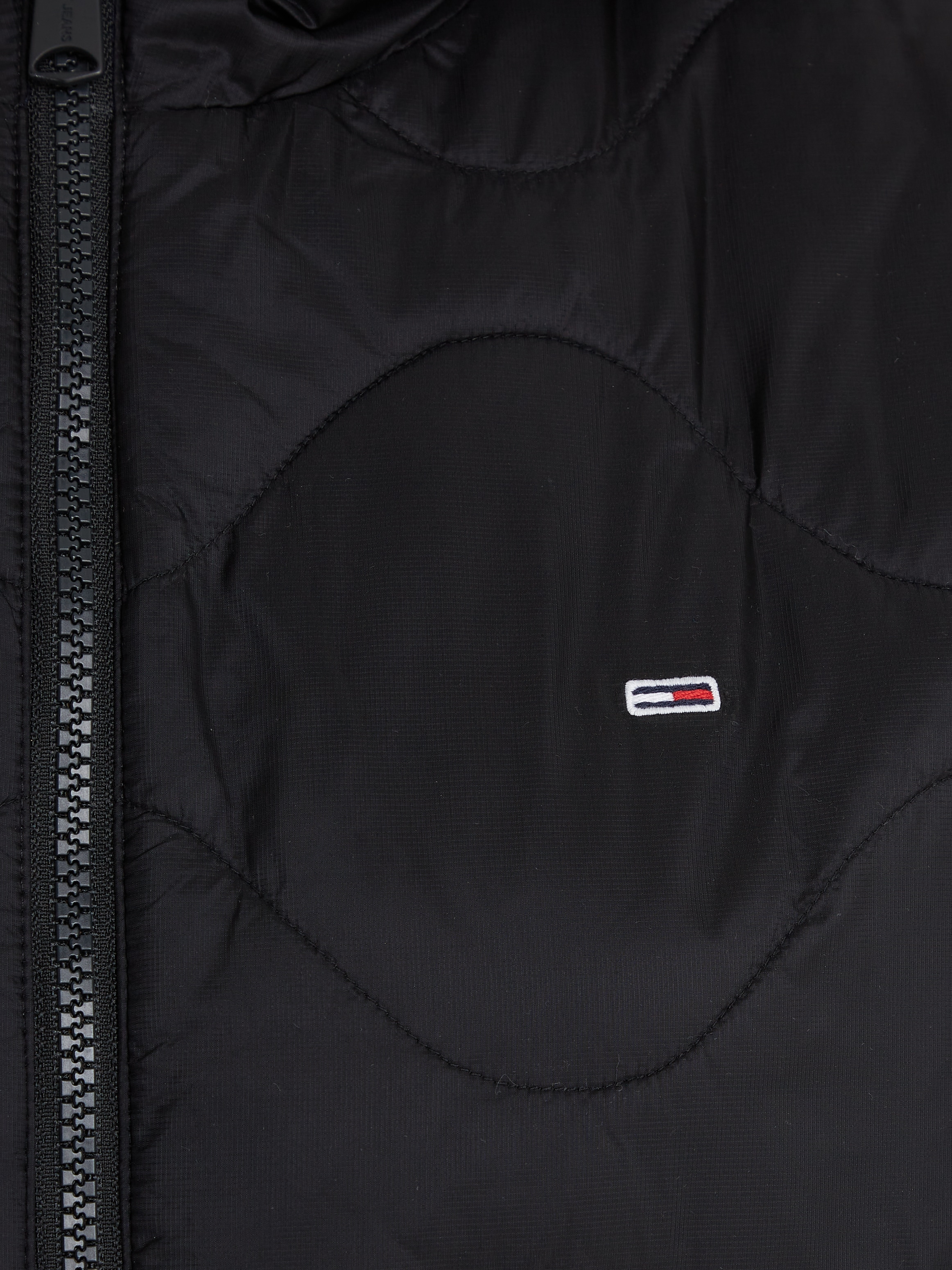 Tommy Jeans Curve Steppjacke »TJW QUILTED TAPE HOOD PUFFER EXT« mitKapuze mit Logostickerei