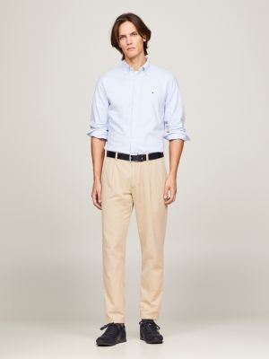 Tênis icônicos com cadarço