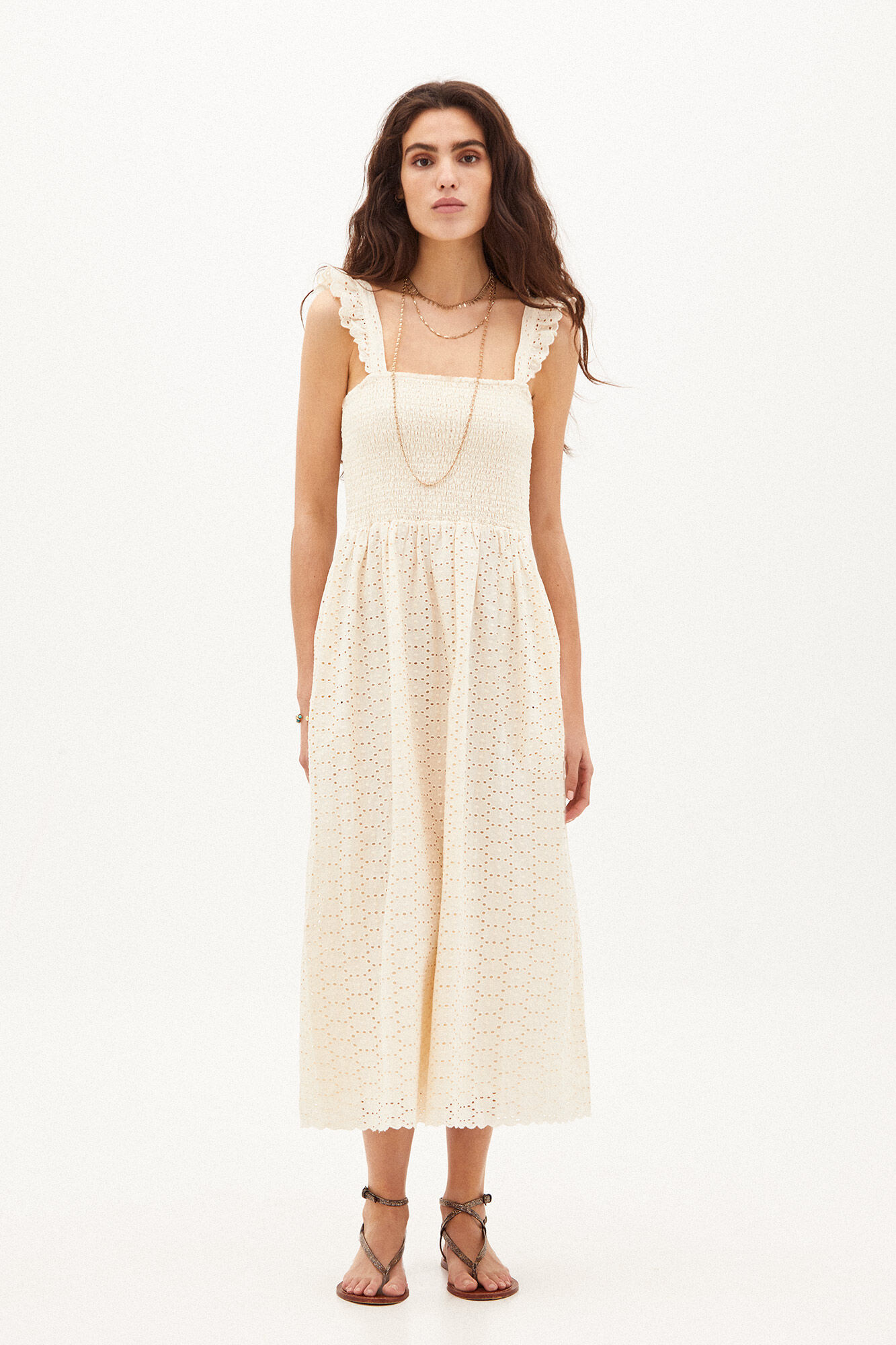 Fátima. Vestido midi bordado suíço - Bege