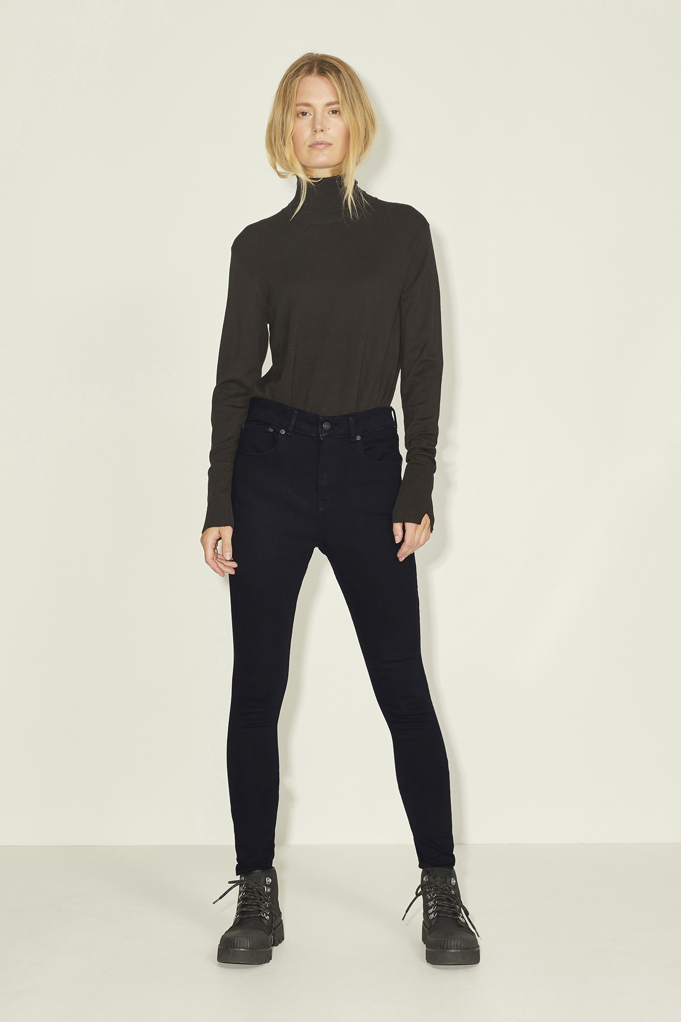 calça jeans skinny preta