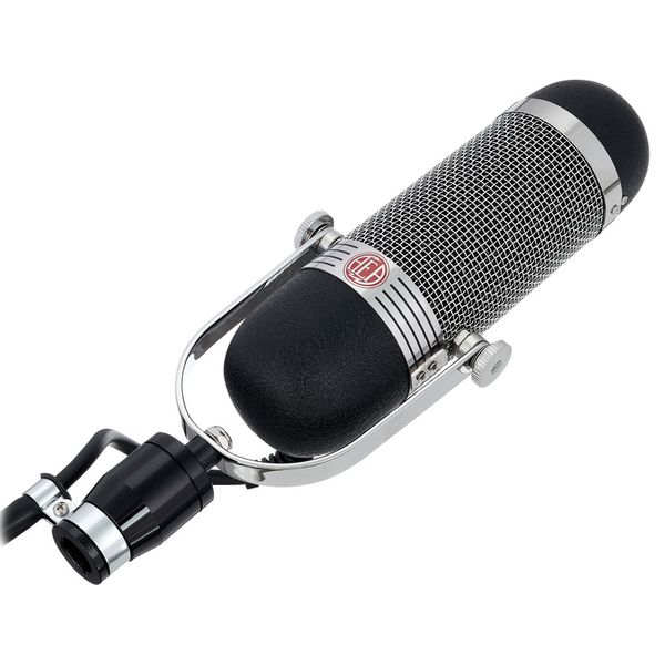 AEA R84