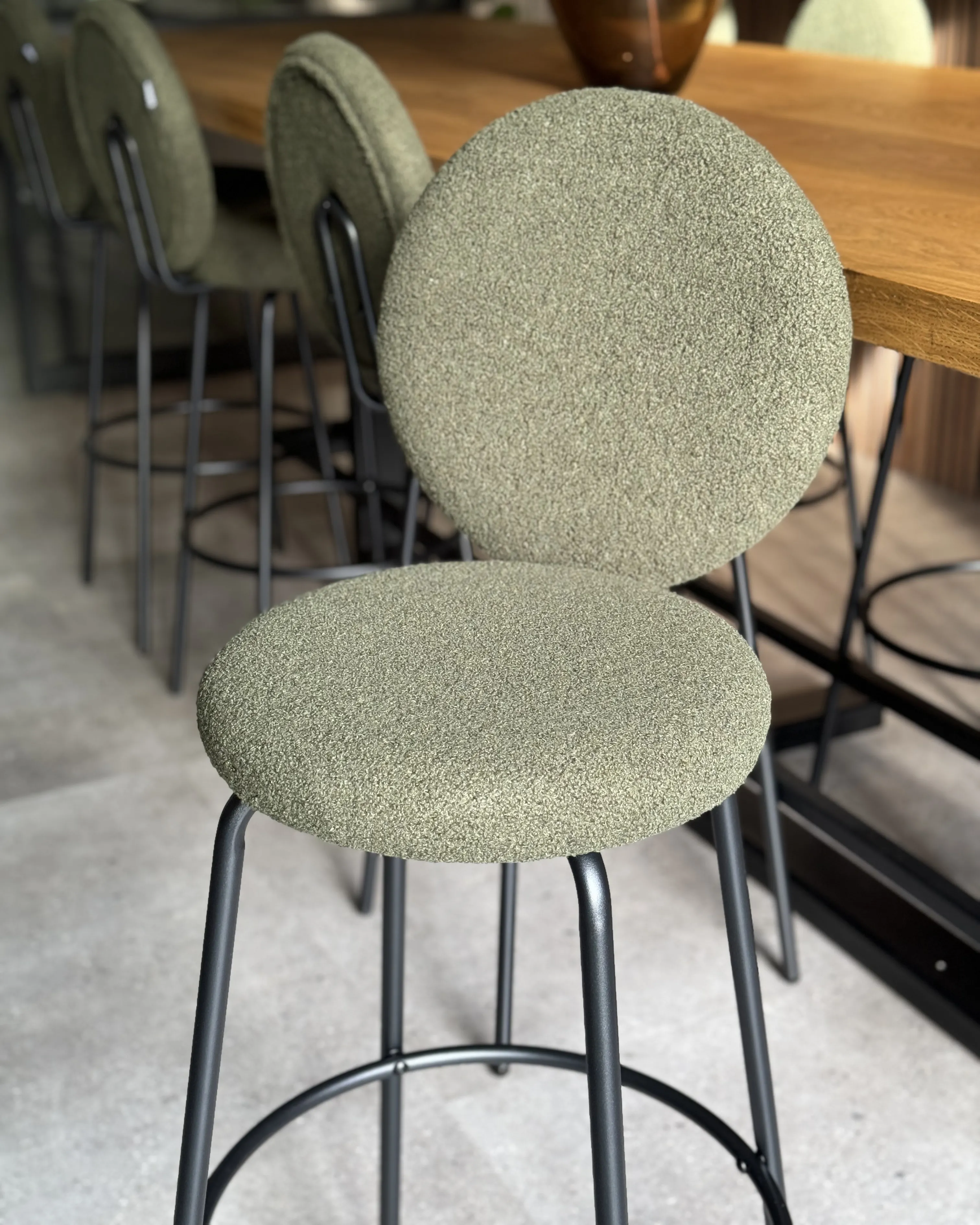 Set van 2 barstoelen EMERY Bouclé Lichtgroen