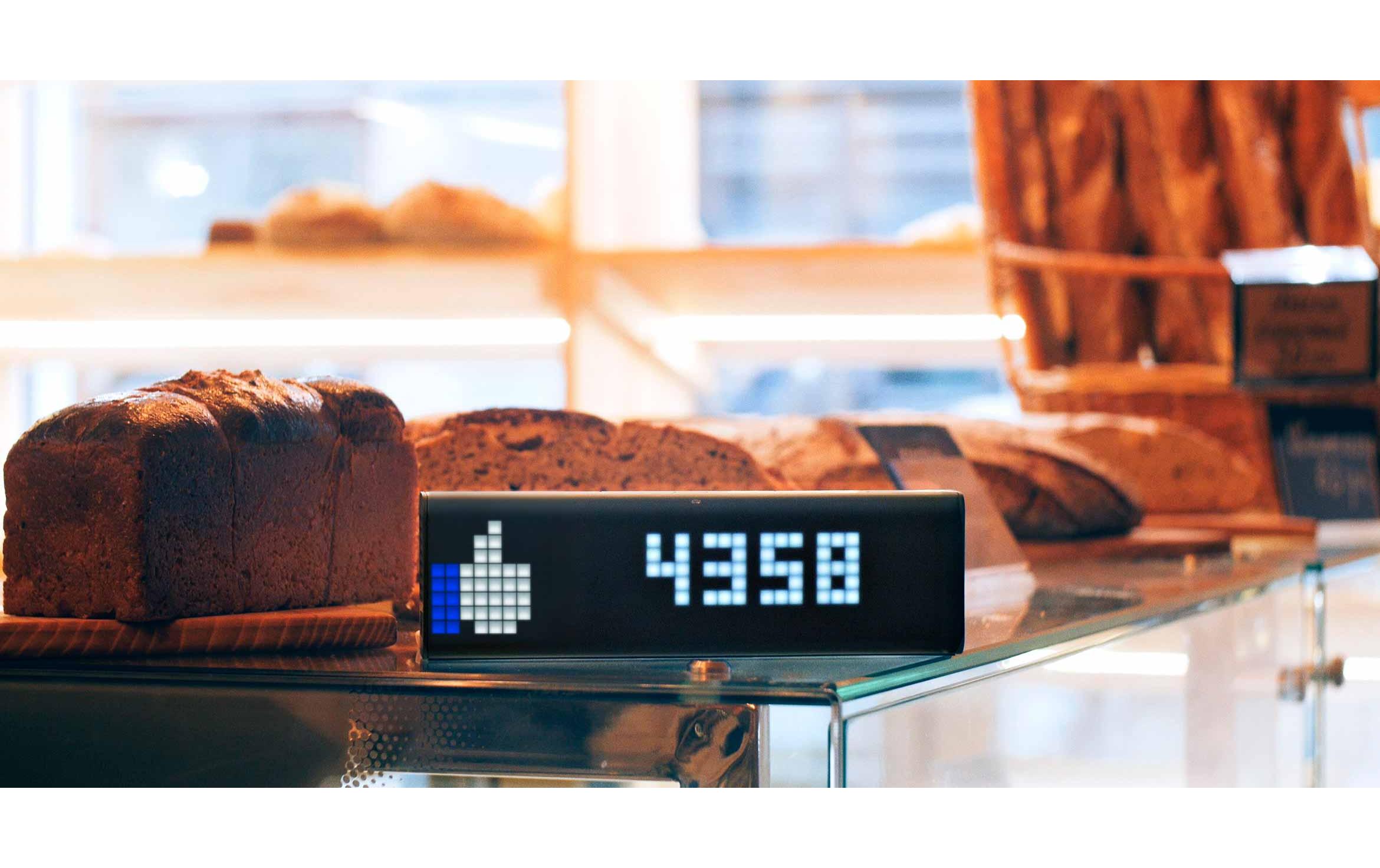 Smart-Display LaMetric Time<br>LaMetric TIME Tischuhr für Smart Home