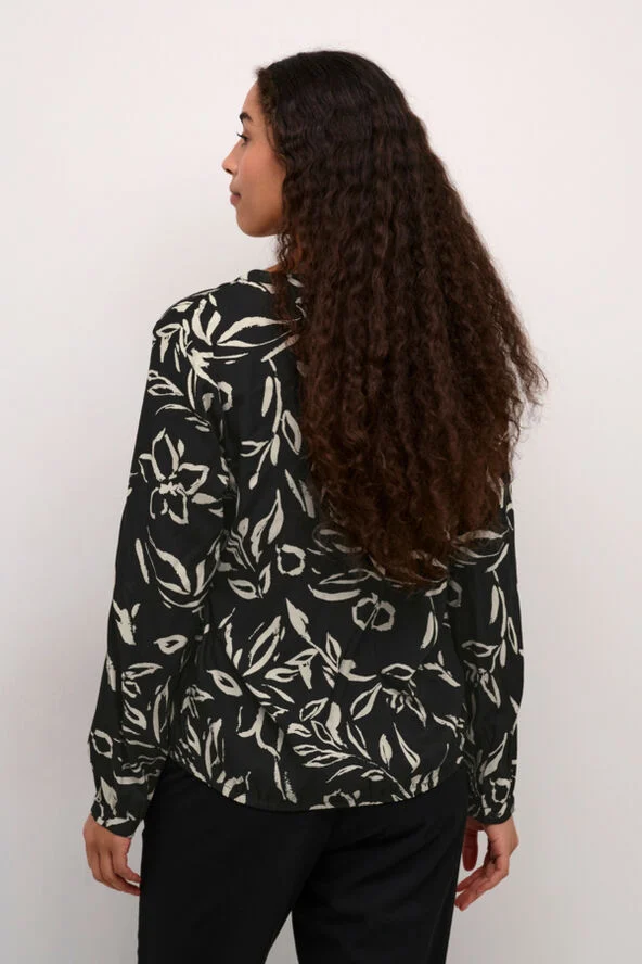 Kaffe KAditte Blouse Black/sand painted flower