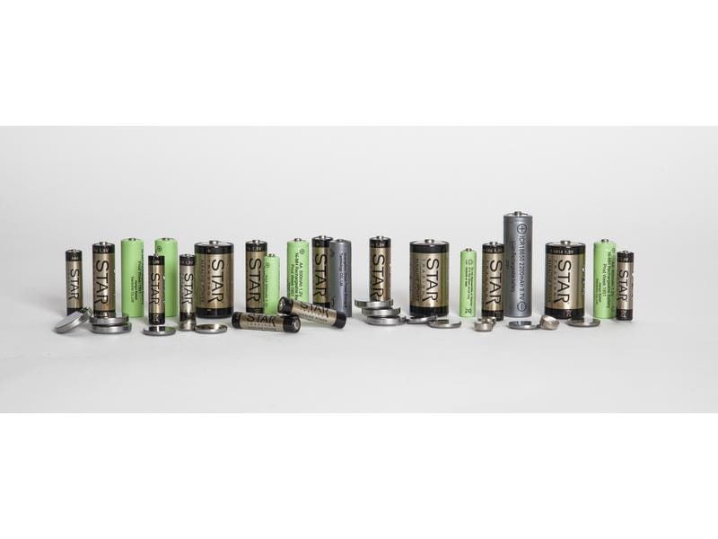 Star Trading Batterie 18650 3.7 V 2200 mAh LI-ION Ersatz-Akku für Solarleuchten