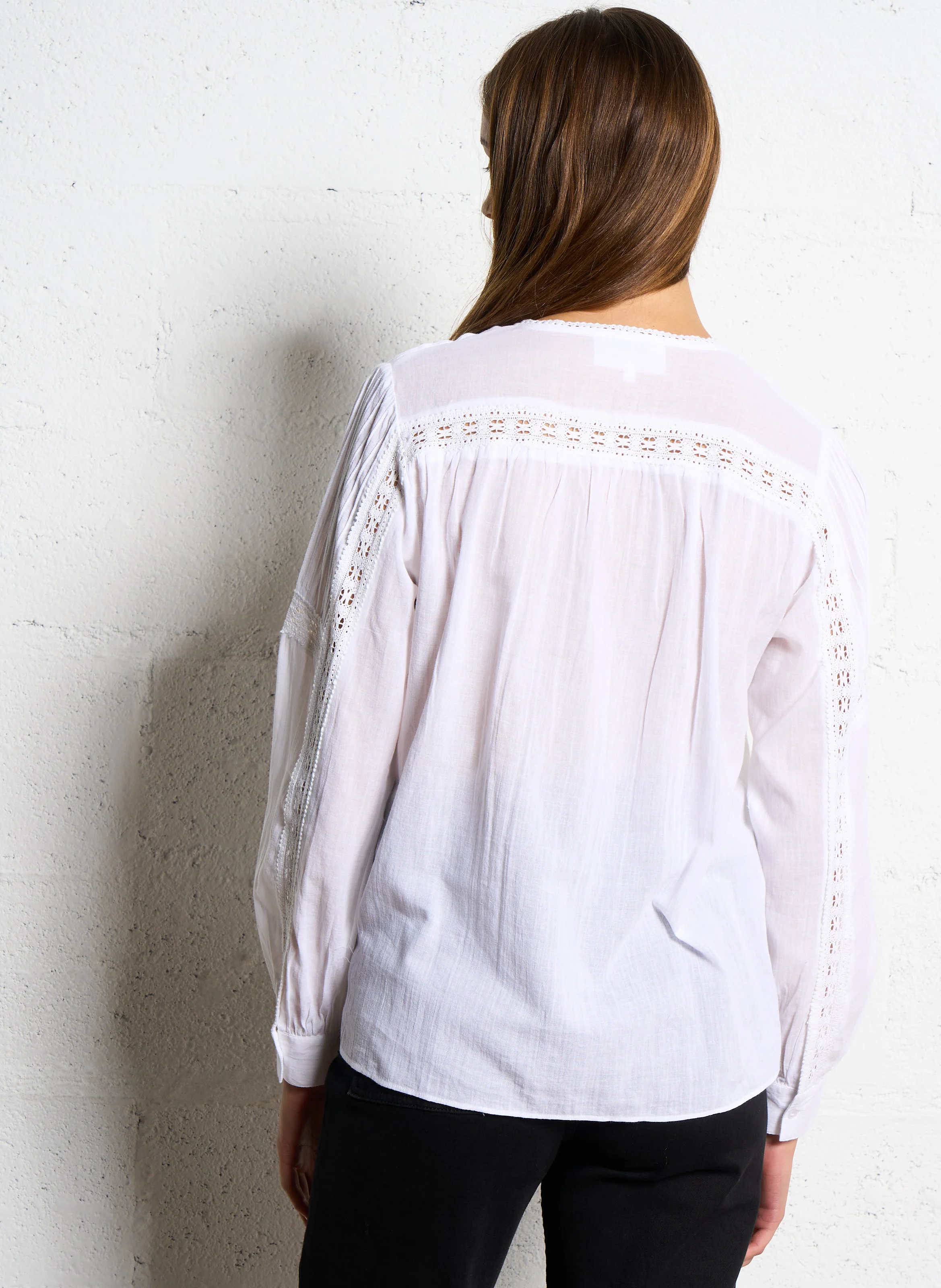 TASMANA - Blouse à broderies anglaises en coton | Blanc