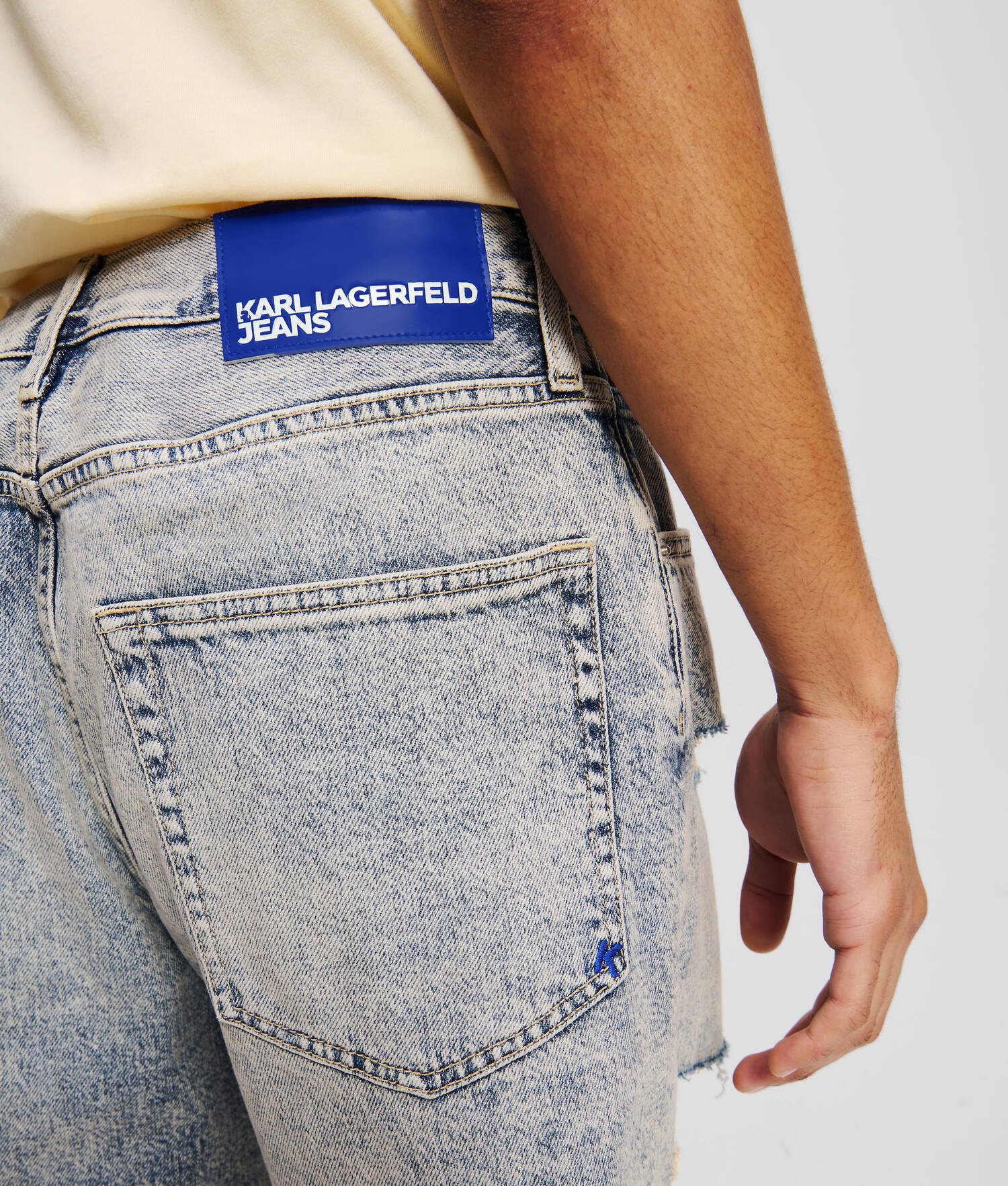 SHORT EFFET VIEILLI - Acid Light Blue Destructe
