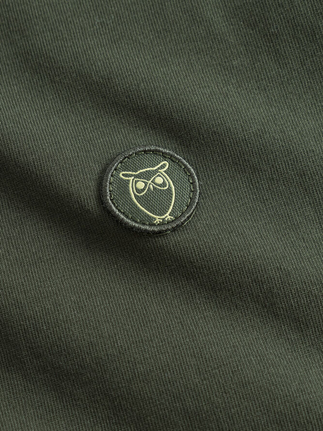 Knowledge Cotton Apparel LOKE badge tee - Regenerative Organic Certified� - GOTS/Vegan Grøn