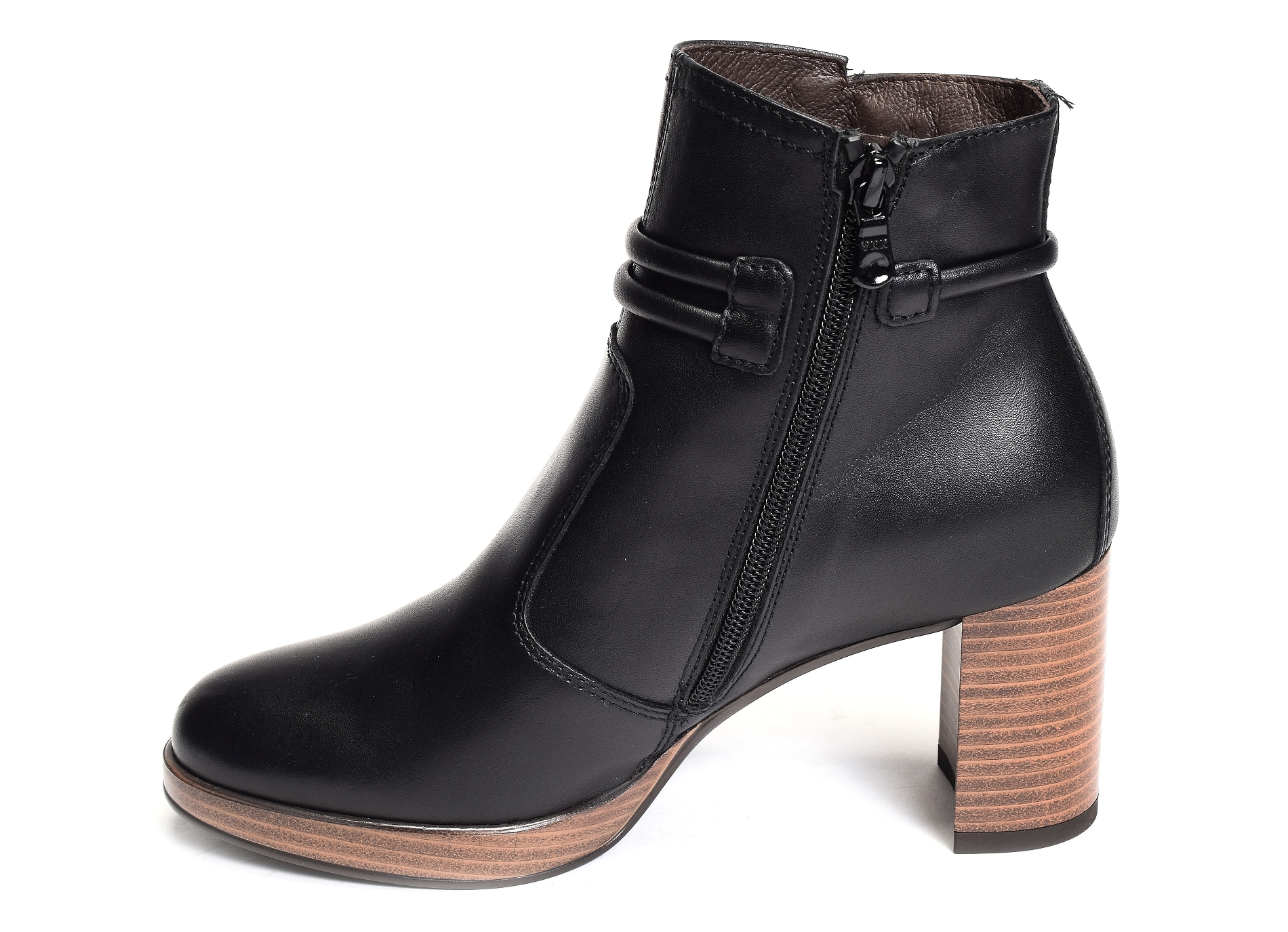 08246 noir