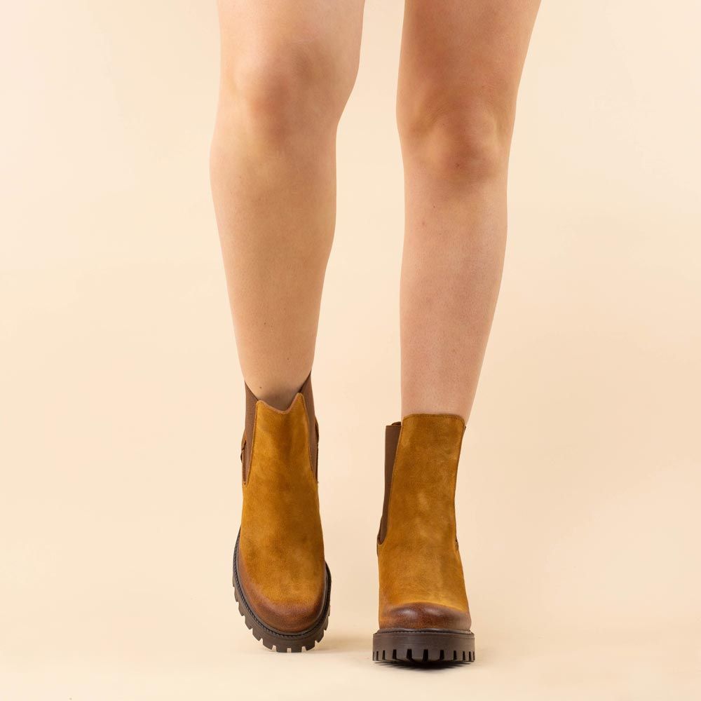High heeled boots cognac met elastiek