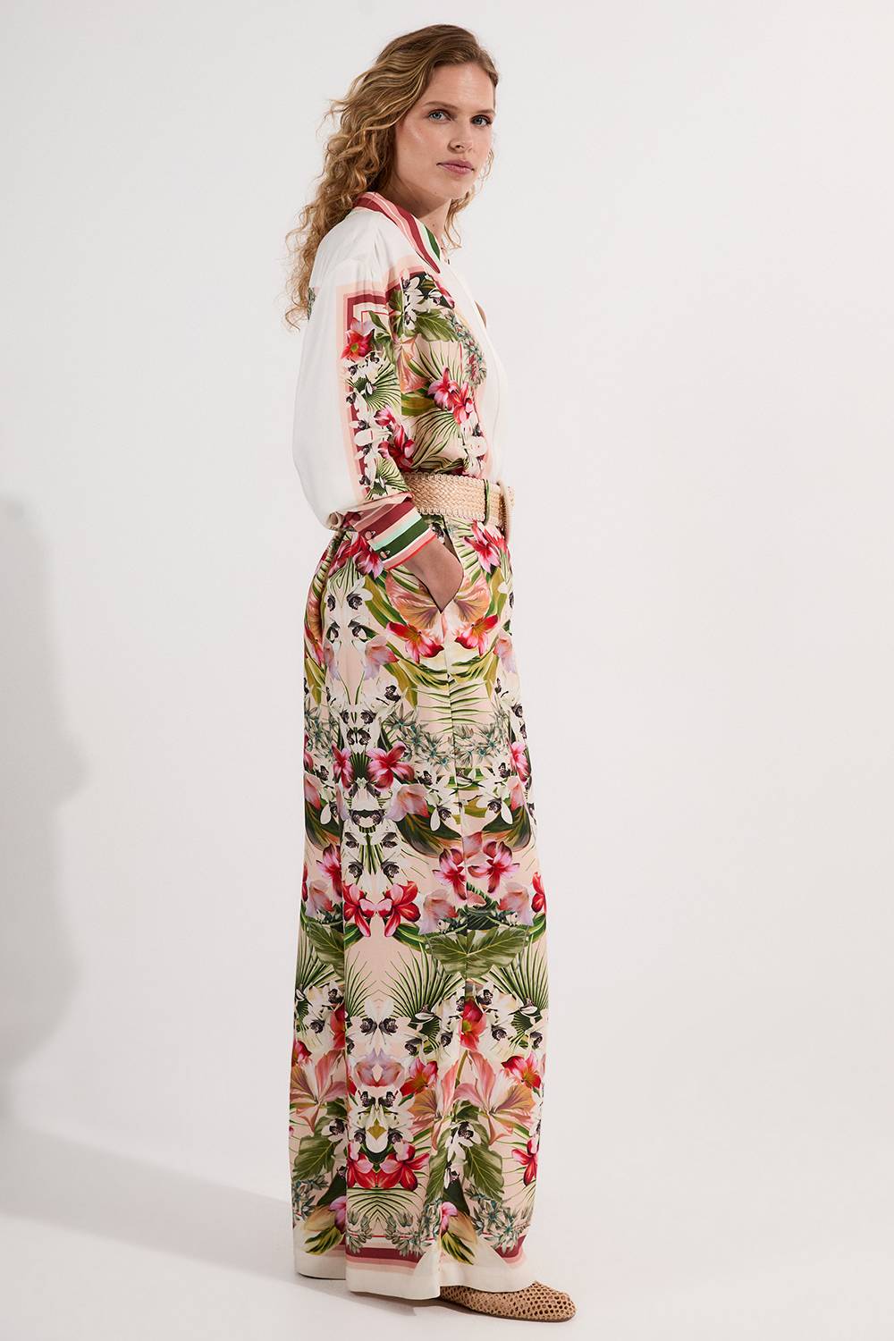 KarenMillen Pantalon tissé à imprimé floral en viscose et lin miroir avec ceinture en raphia