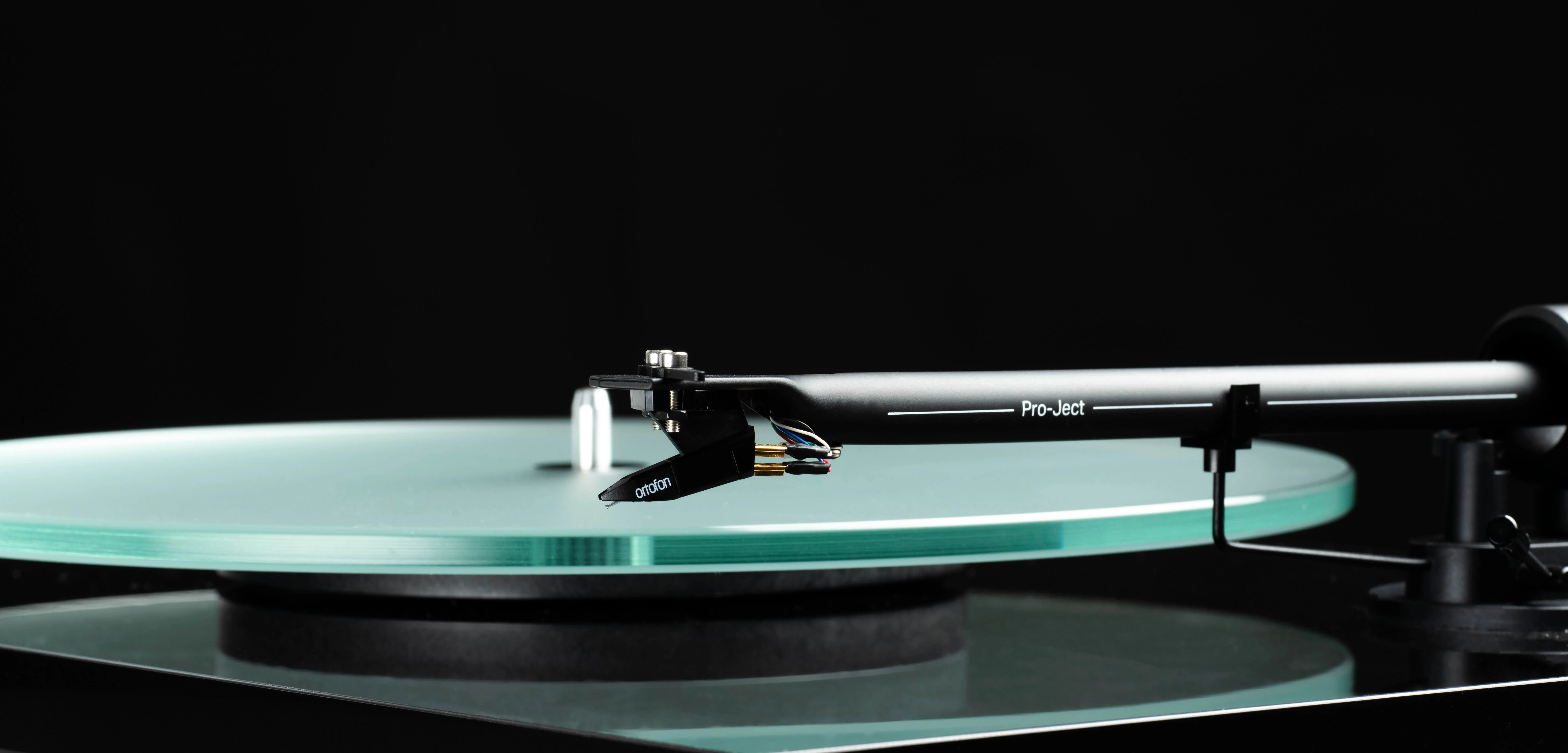 Pro-Ject T1 EVO BT Noir   cellule Ortofon OM 10 Platines vinyle hi-fi