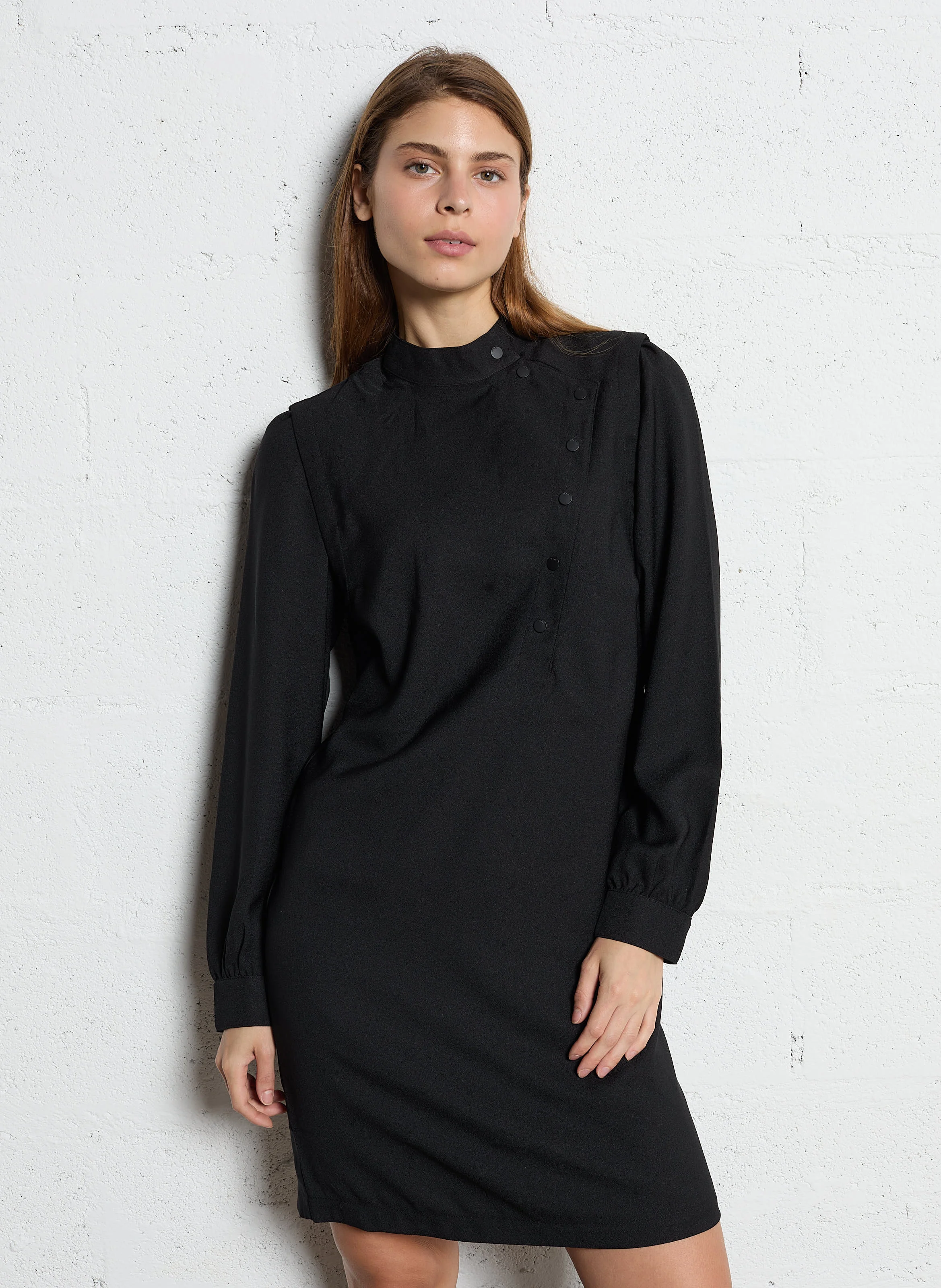 Robe courte col rond| Noir