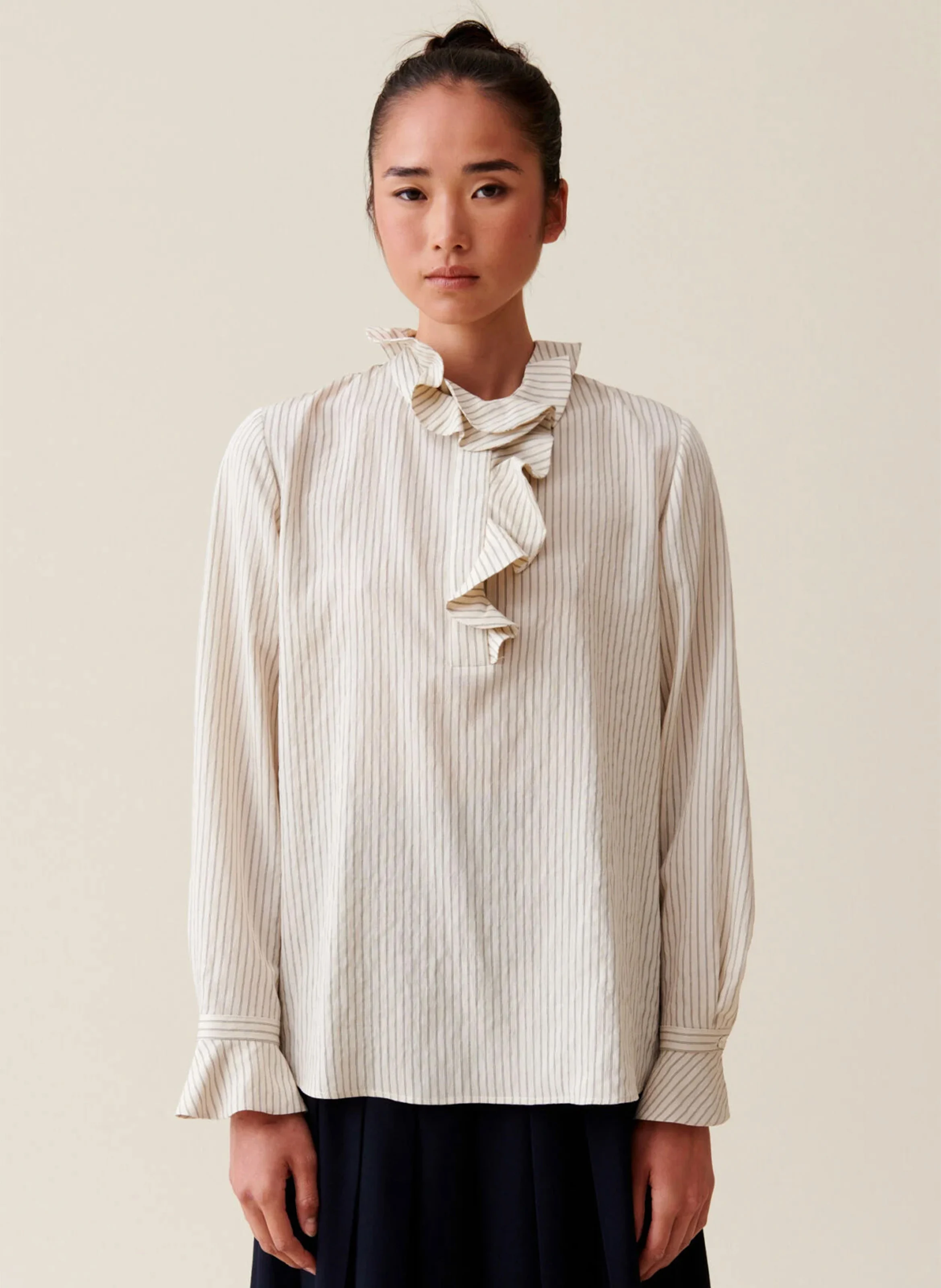 Blouse rayée à volants multiples | Beige